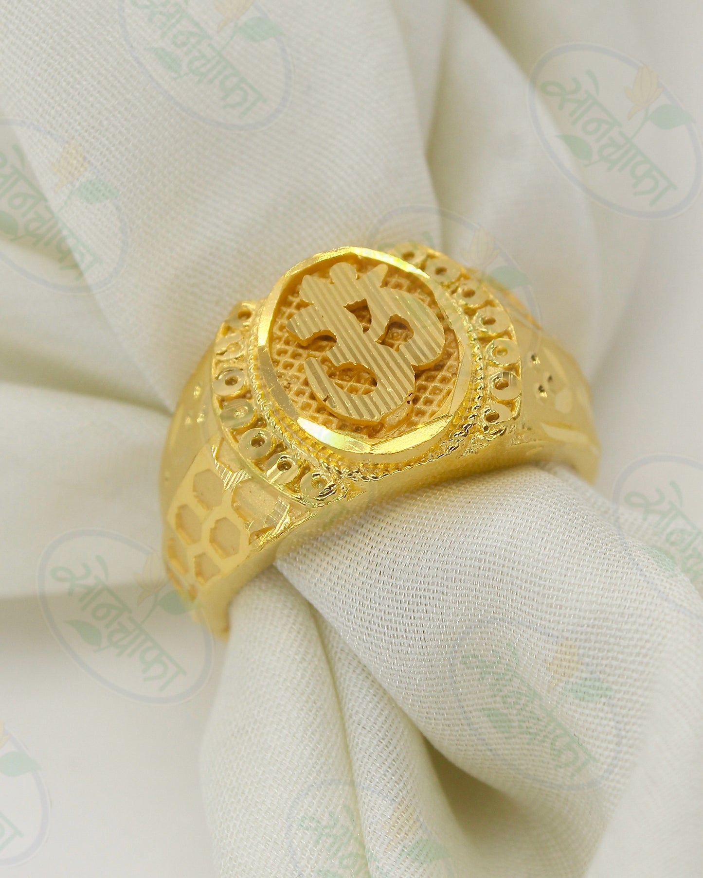EXCLUSIVE DESIGNER RING