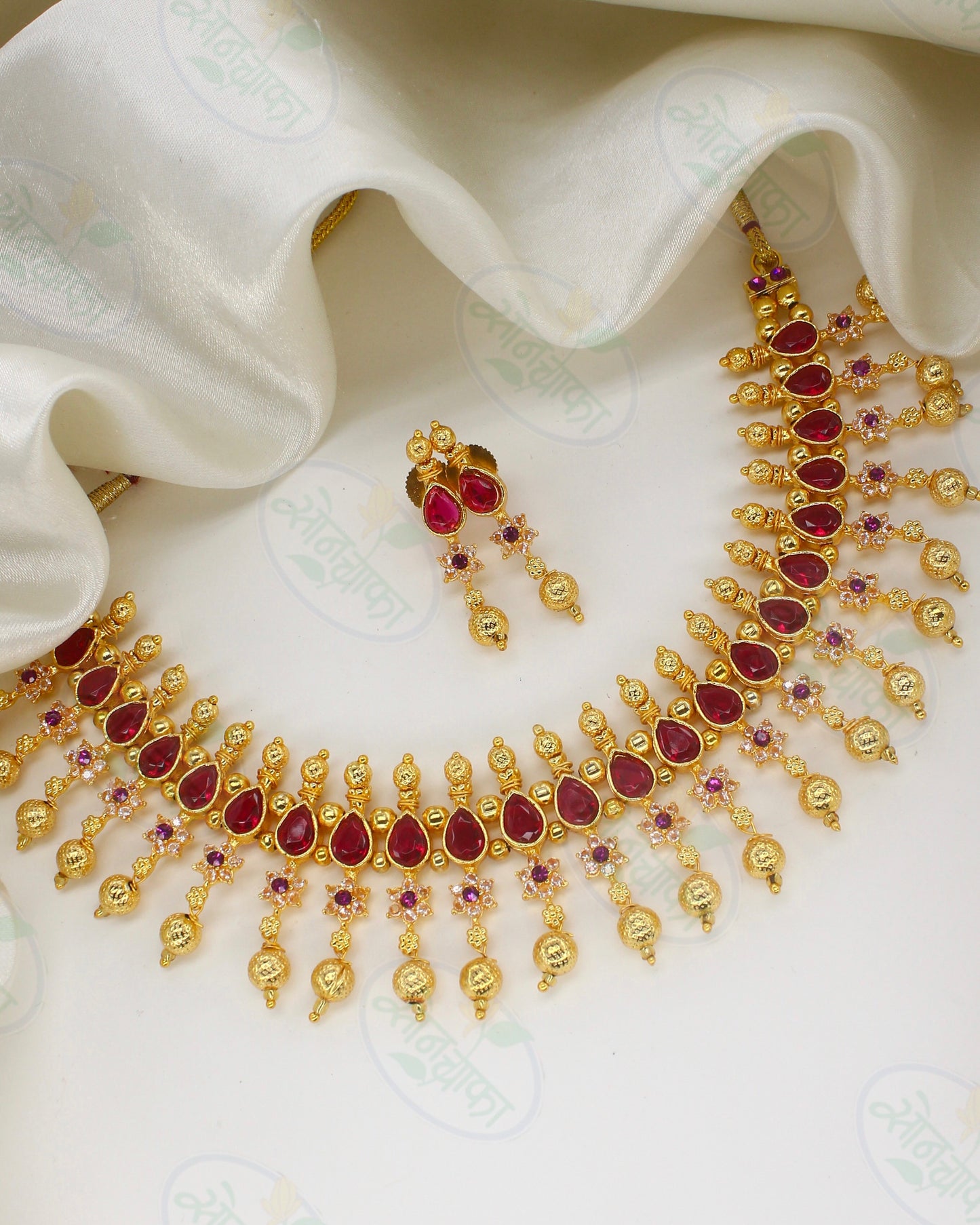 DROPLET DESIGNER NECKLACE