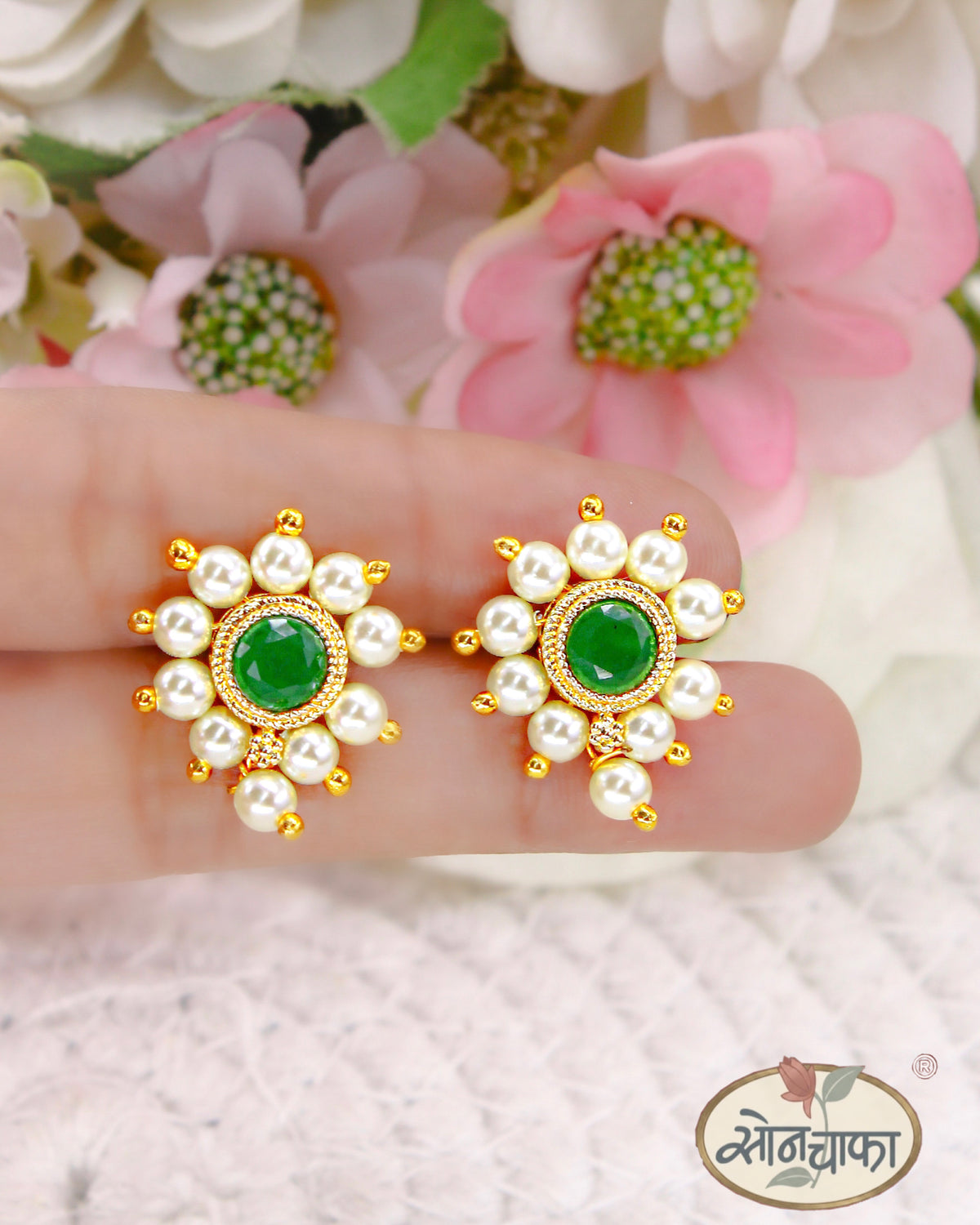 IMPRESSIVE PEARL STUDS
