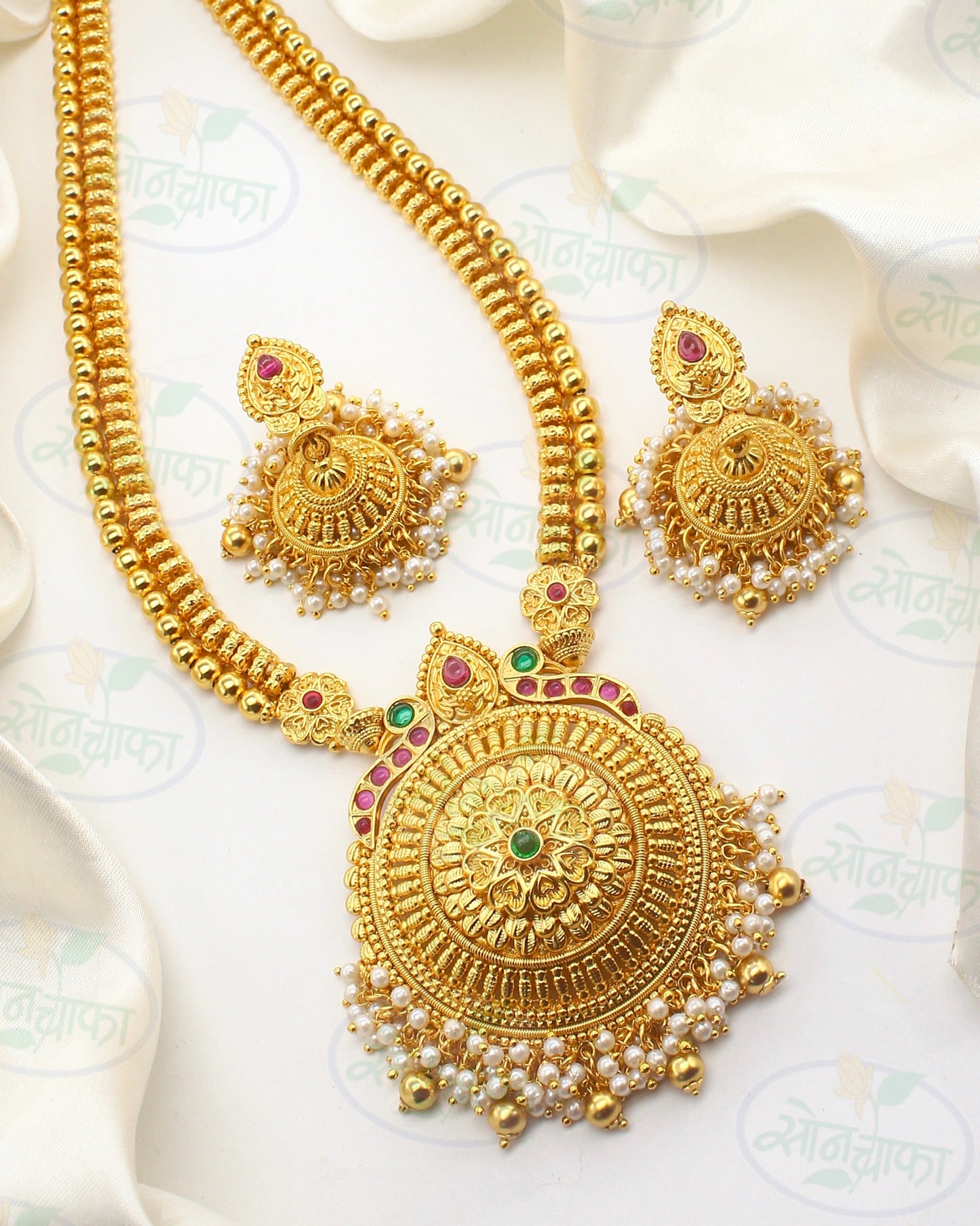 CLASSIC ANTIQUE NECKLACE