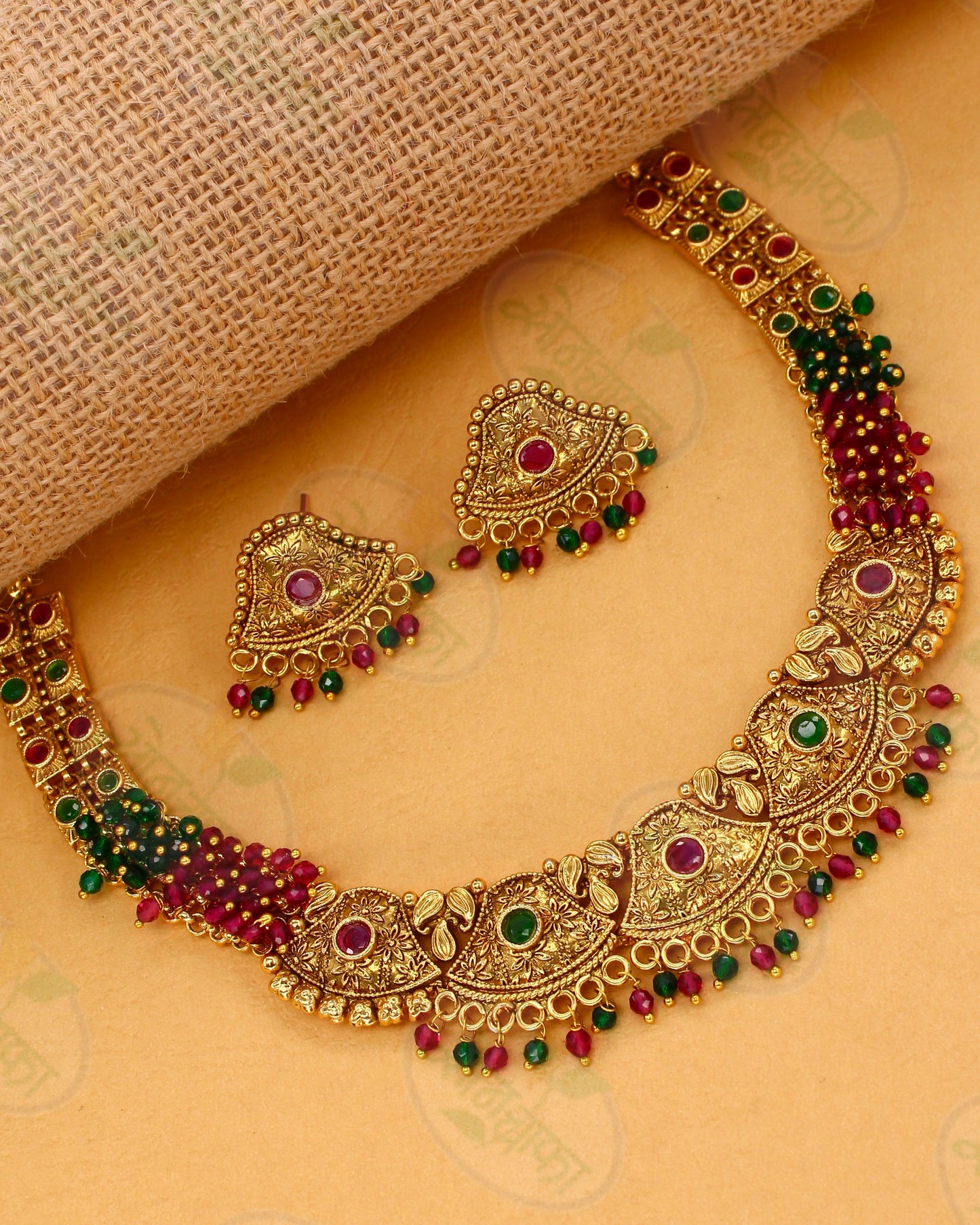 ALLURING PINK GREEN STONE NECKLACE