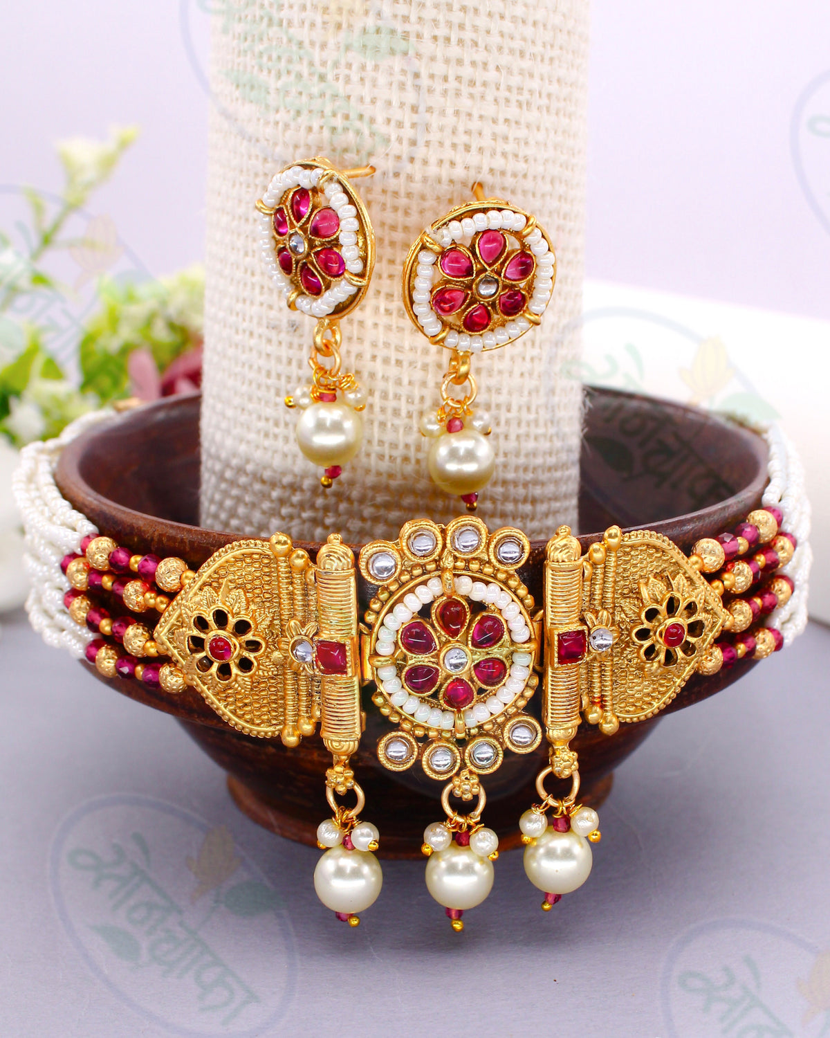 ALLURING PEARL BEADS CHOKER