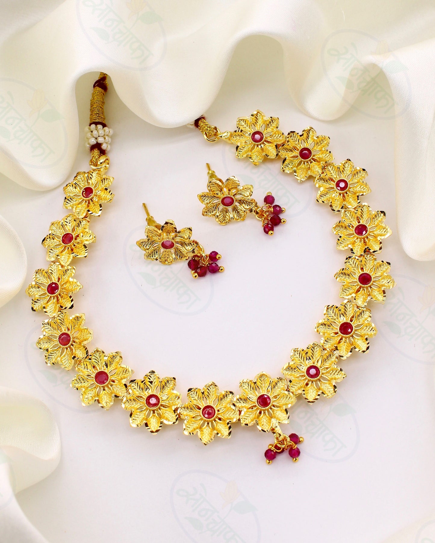 TRENDY ANTIQUE NECKLACE