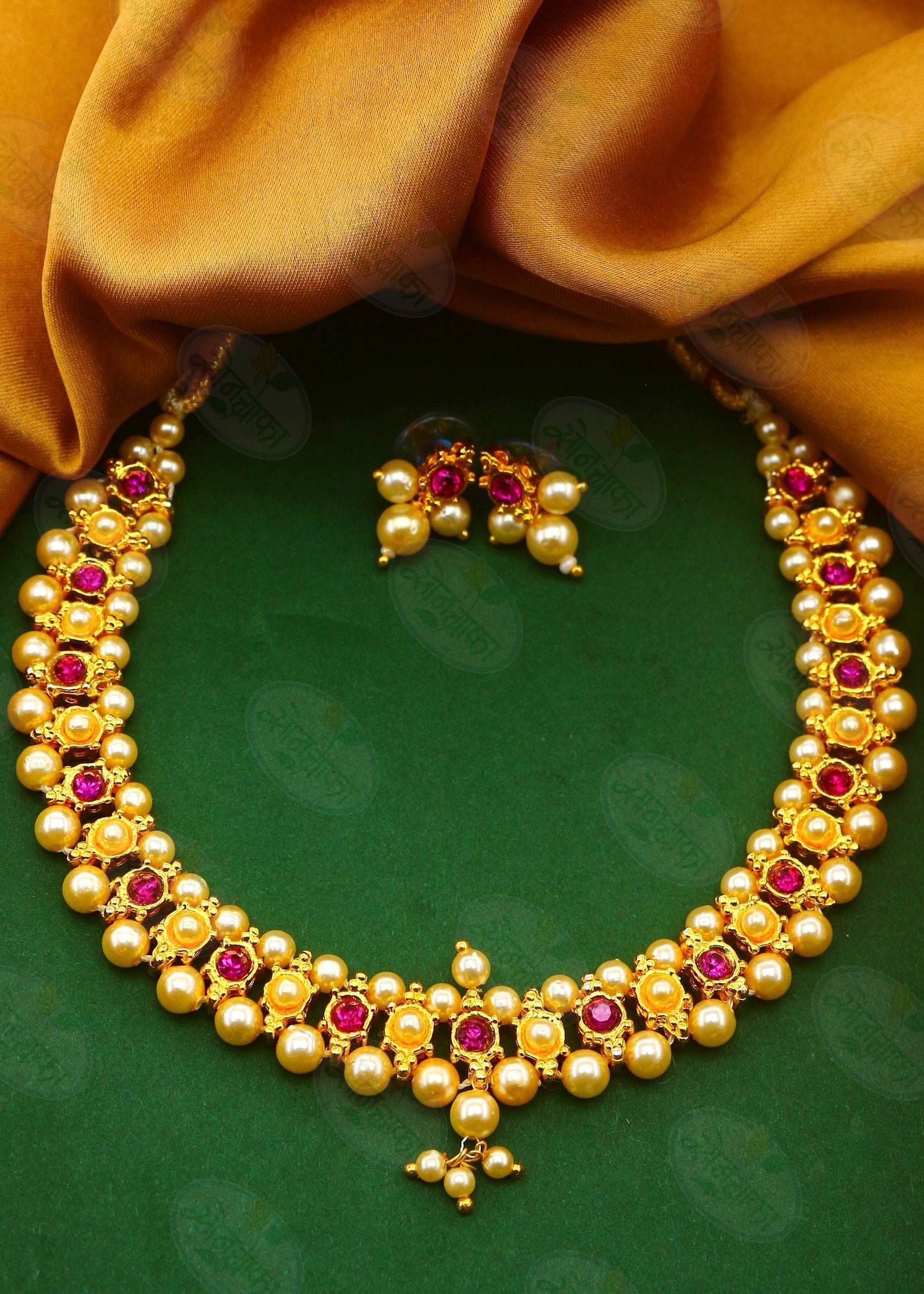 TRENDY MOTI NECKLACE