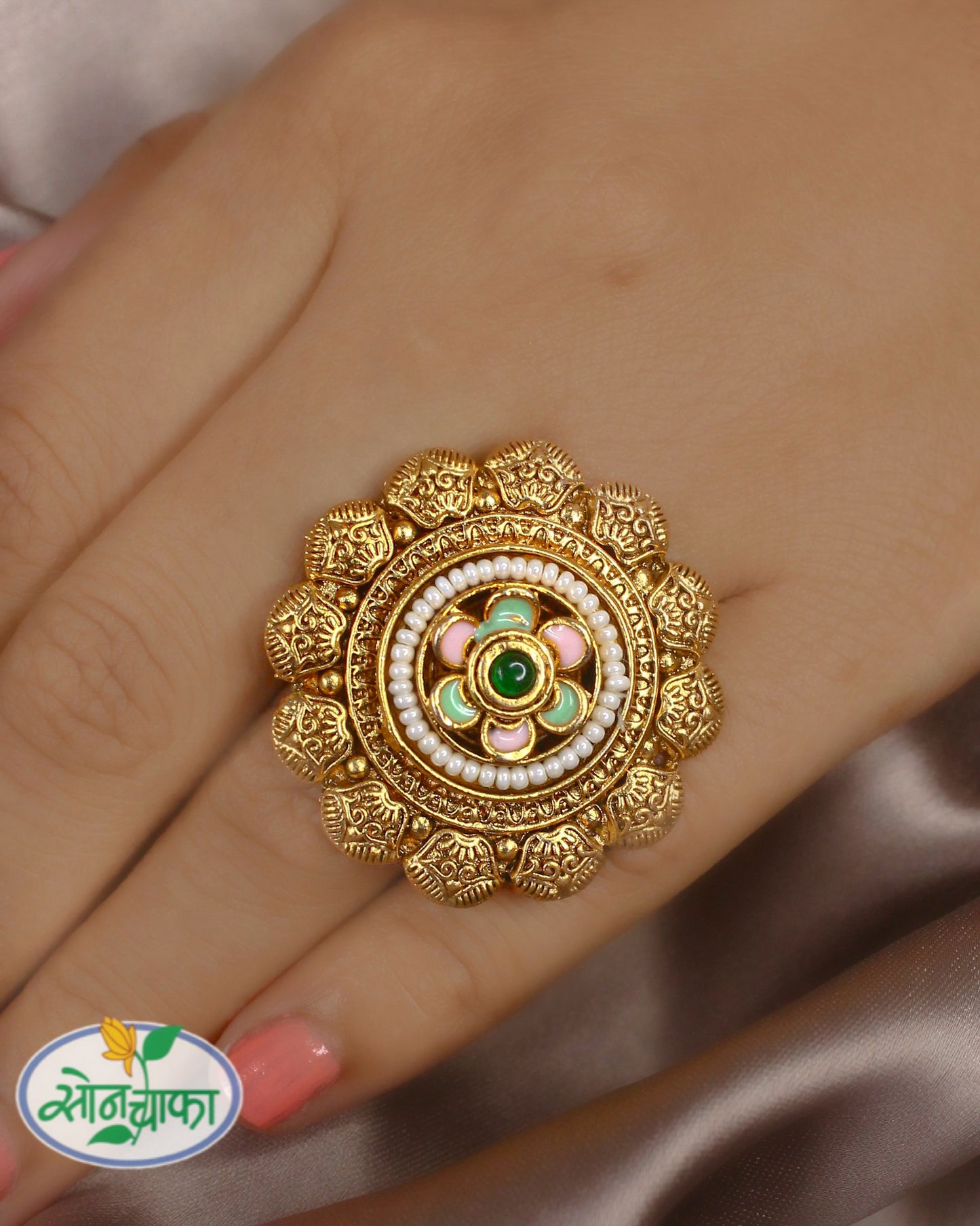 TRADITIONAL RING