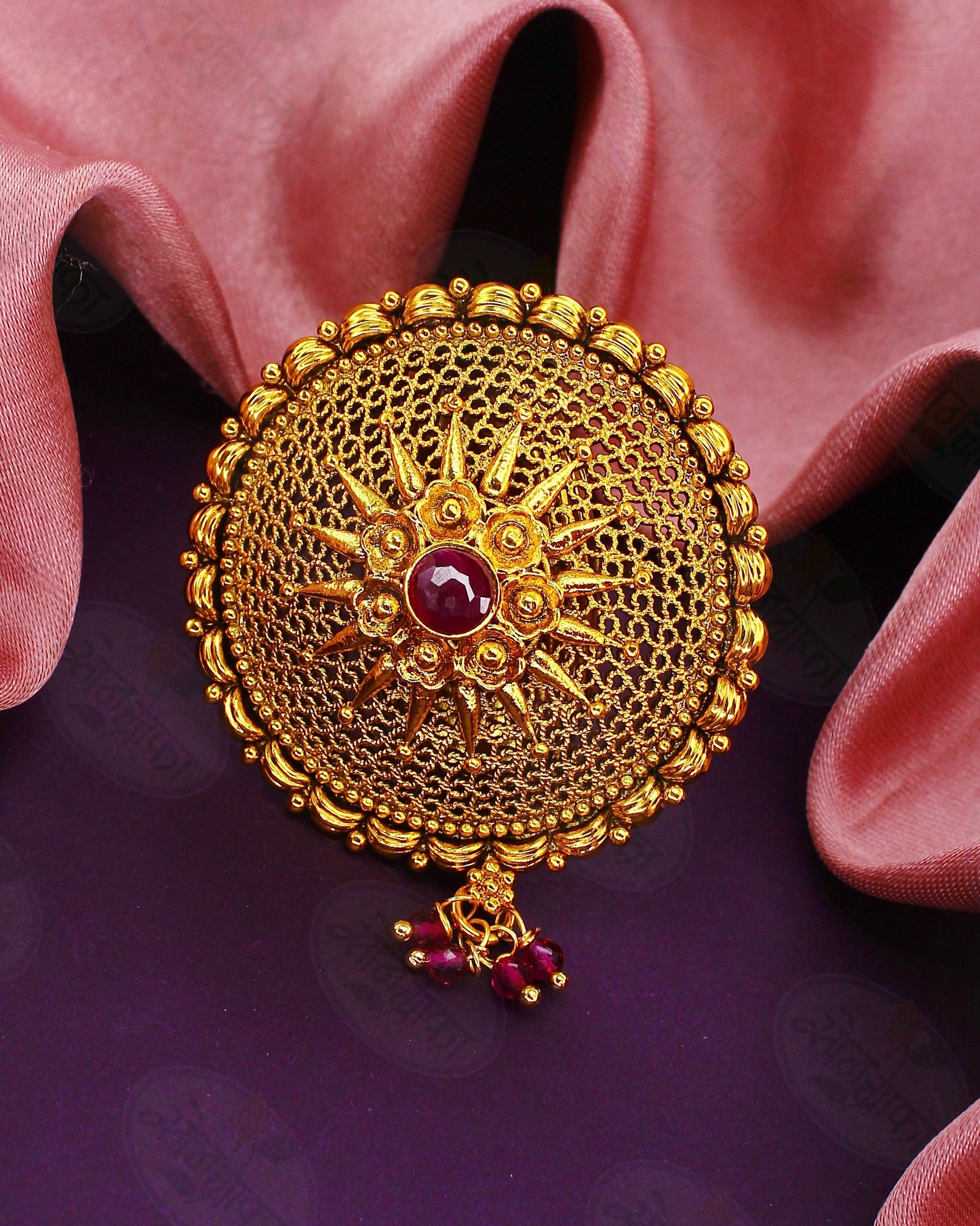 ROYAL DESIGNER SAREEPIN