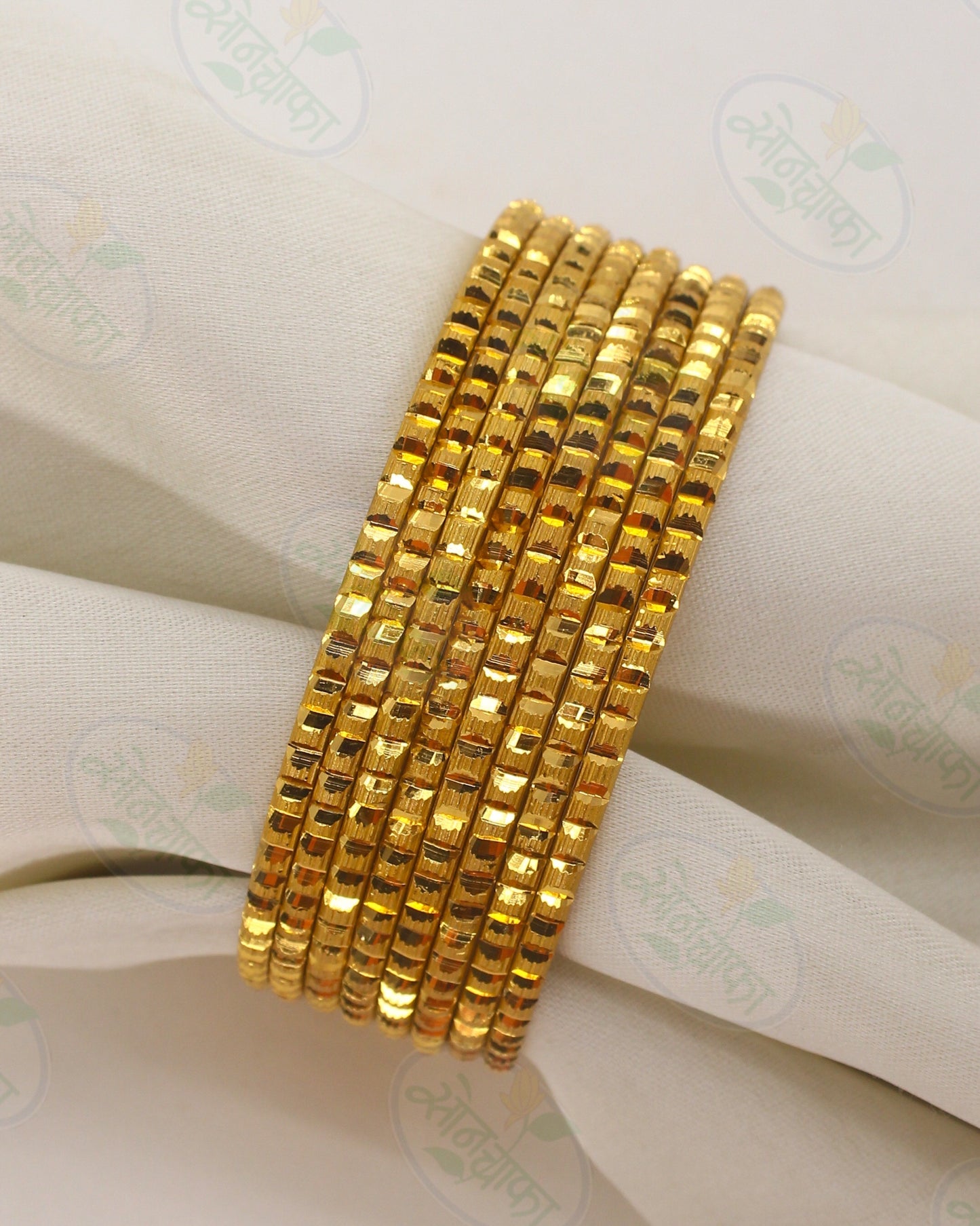TRADITIONAL 8 PC BANGLES