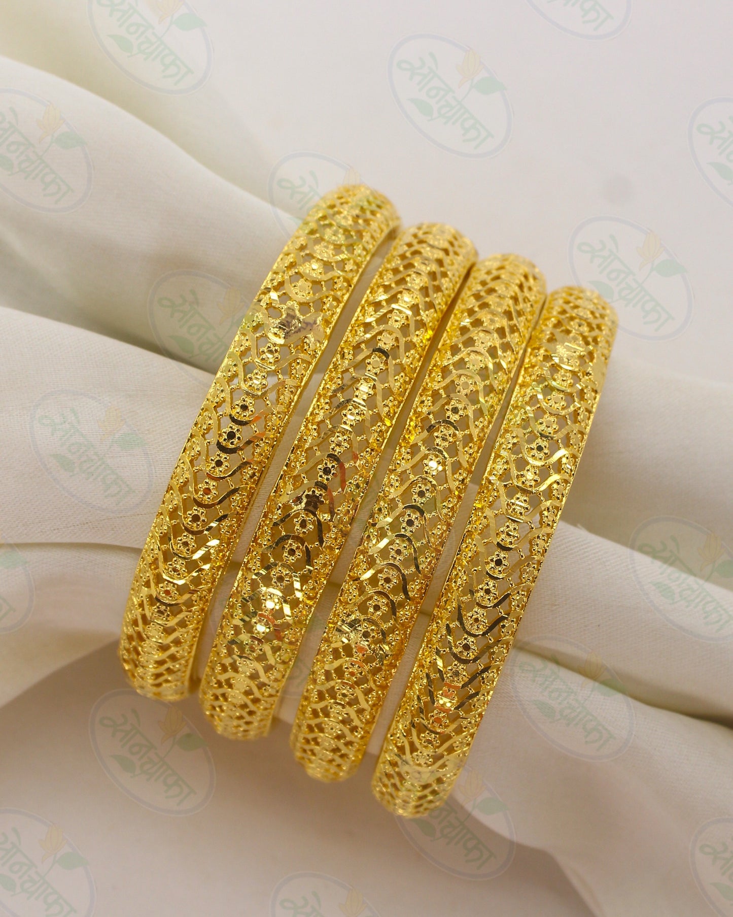 ELEGANT 4 PC BANGLES