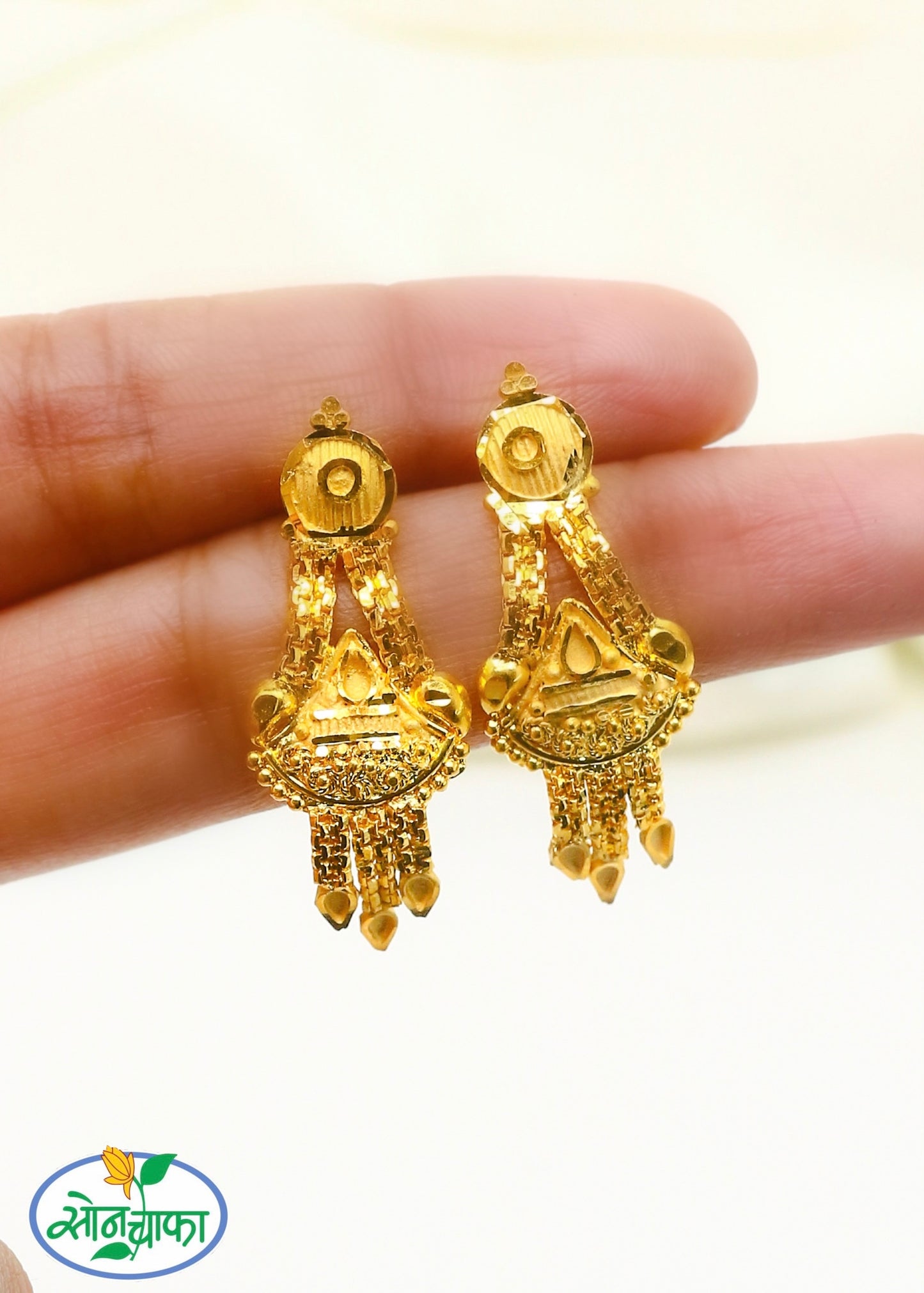 ARTISTIC GOLDEN EARRINGS