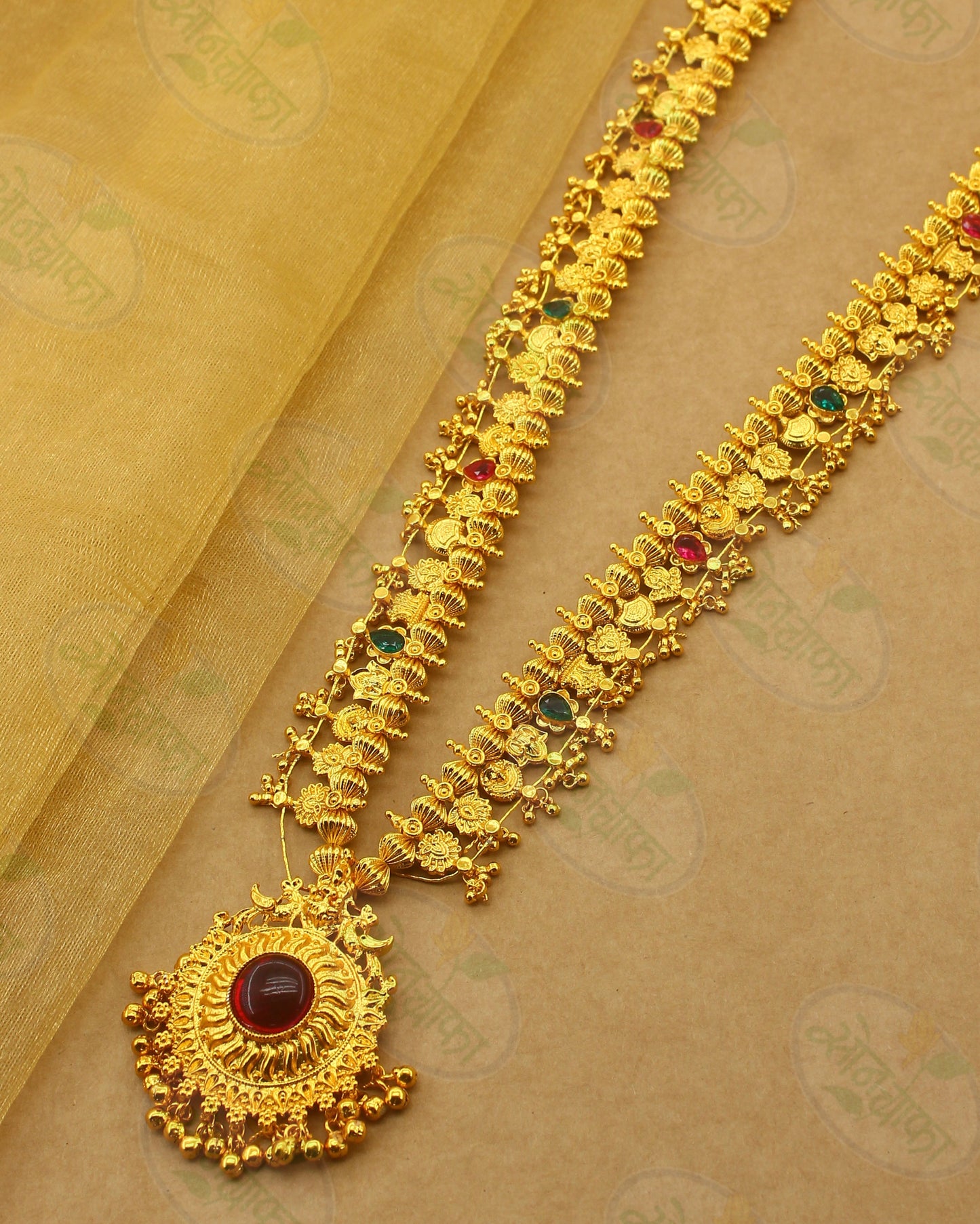 IMPRESSIVE KOLHAPURI SAAJ