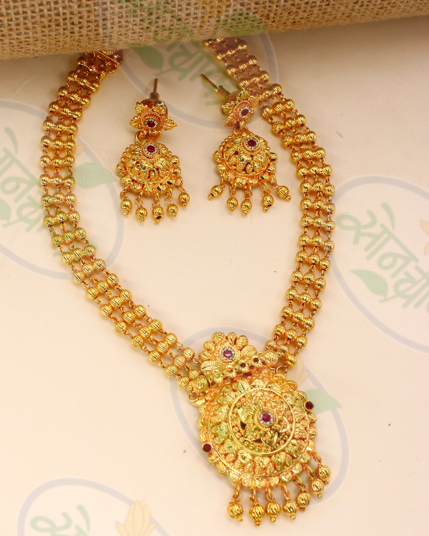 PRETTY PESHWAI NECKLACE
