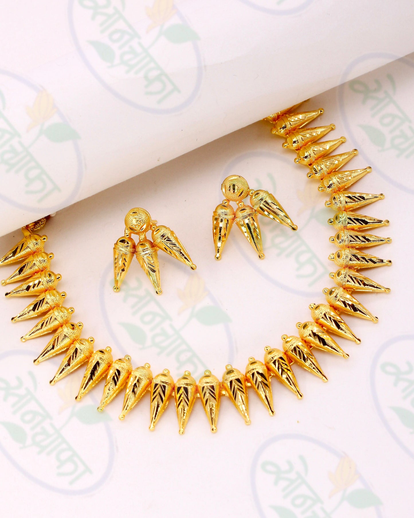 ARROW DESIGNER NECKLACE