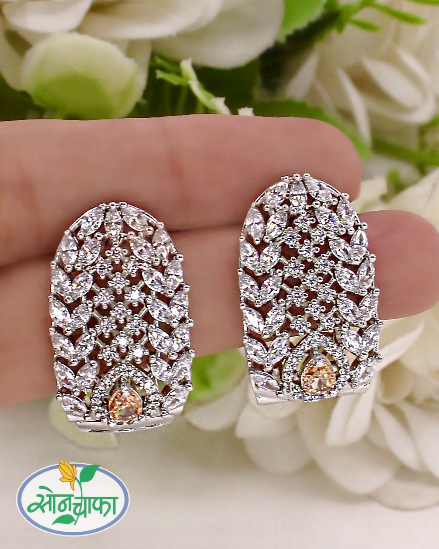 CHARMING DIAMOND EARRINGS