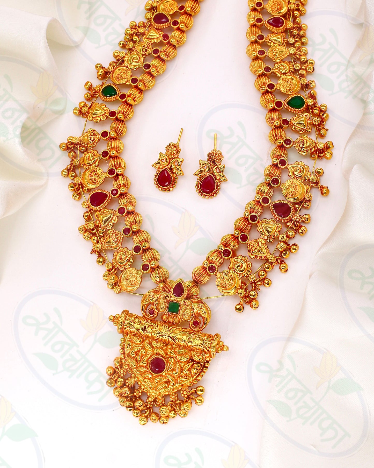 UNIQUE DESIGNER KOLHAPURI SAAJ