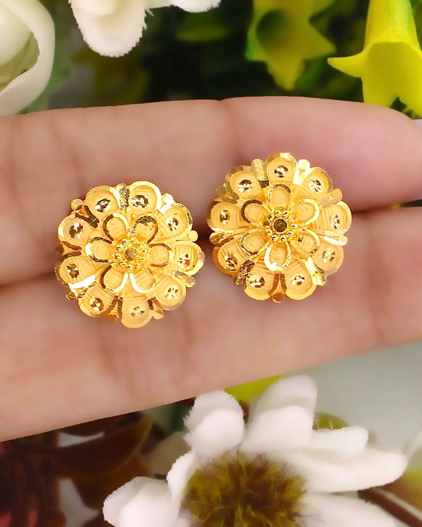ELEGANT GOLD PLATED EARRINGS