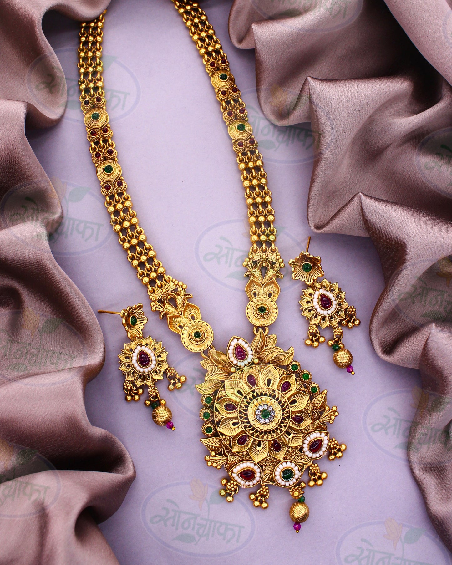 LEAF DESIGNER NECKLACE