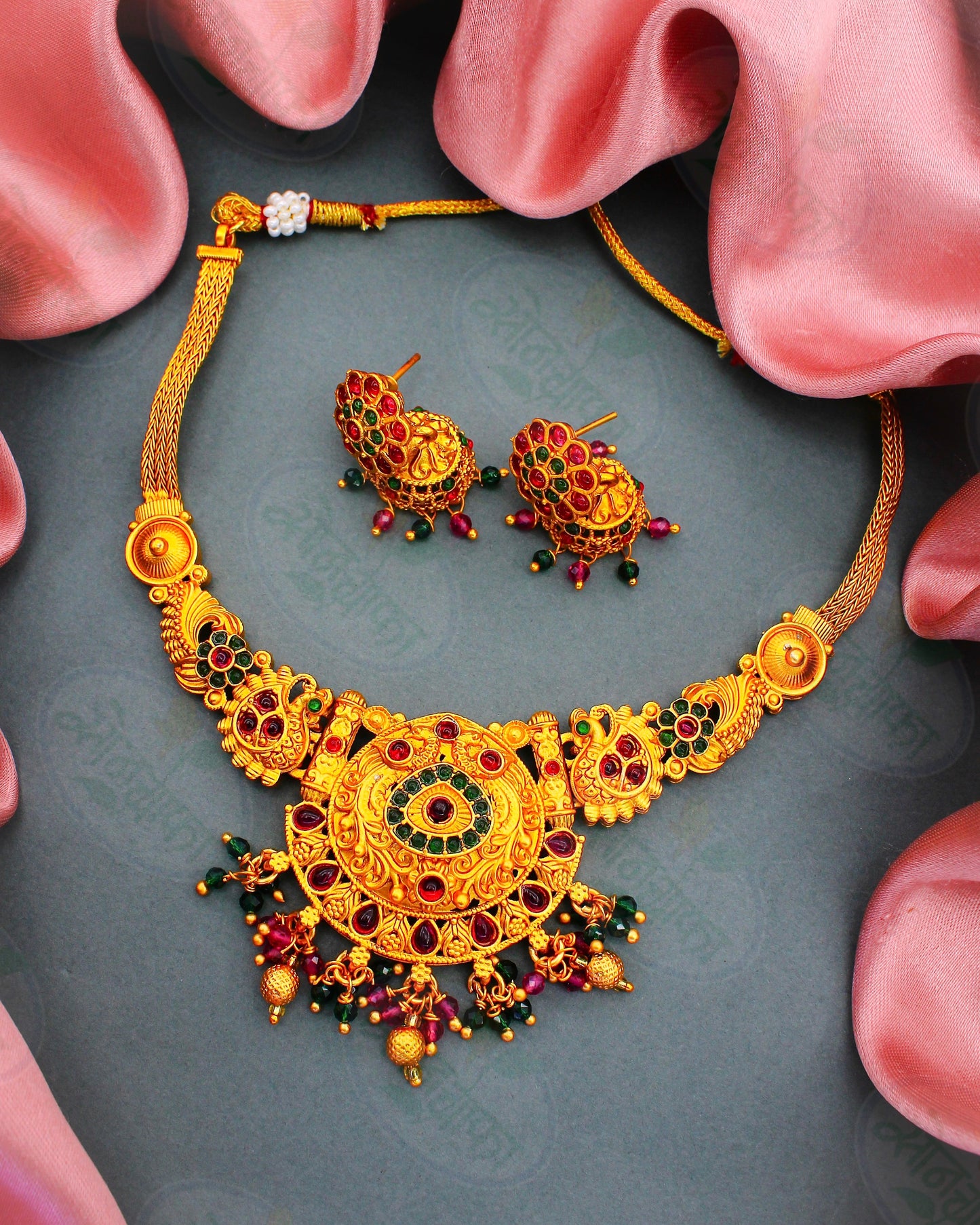 PRETTY PESHWAI NECKLACE
