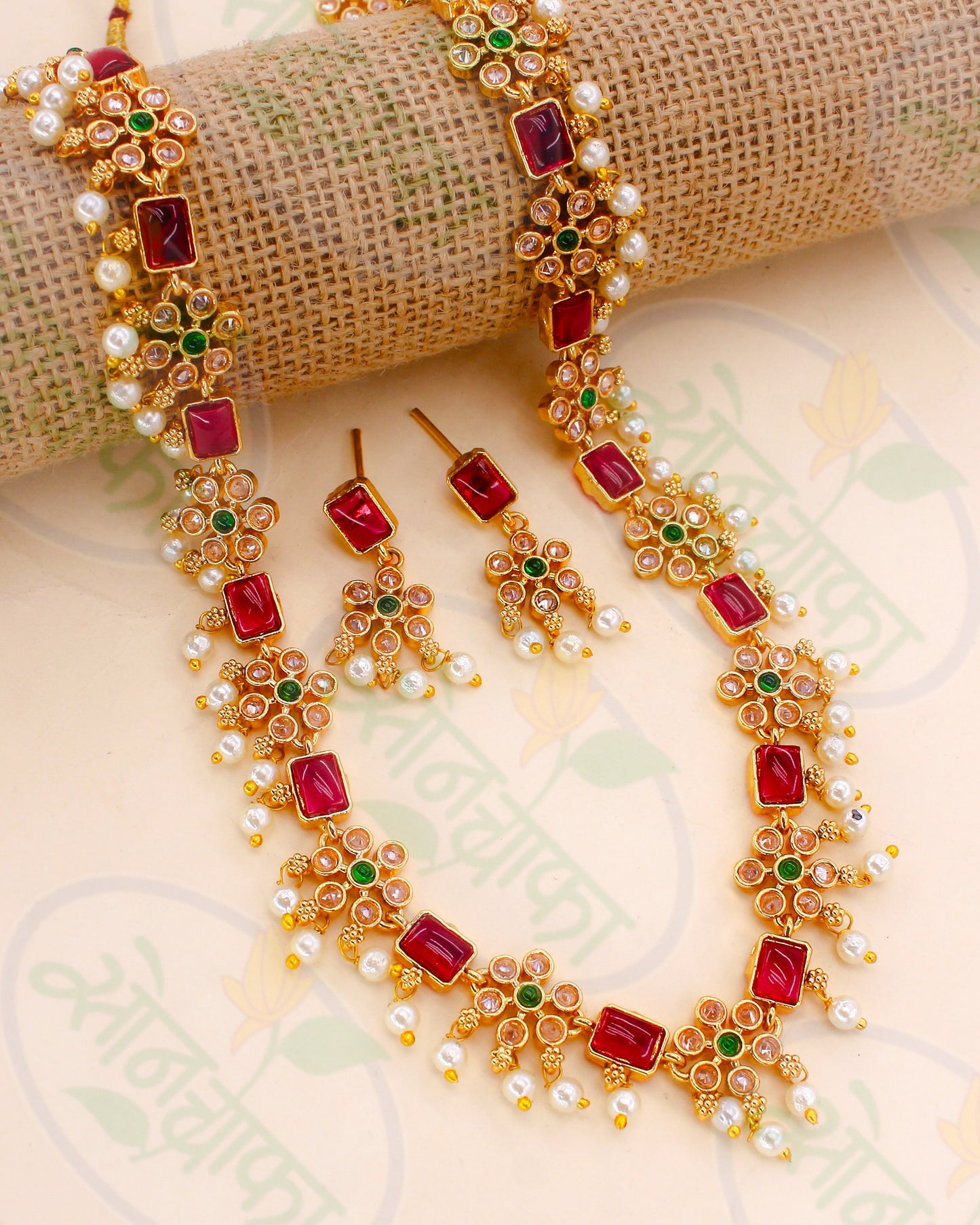 IMPRESSIVE MOTI NECKLACE SET