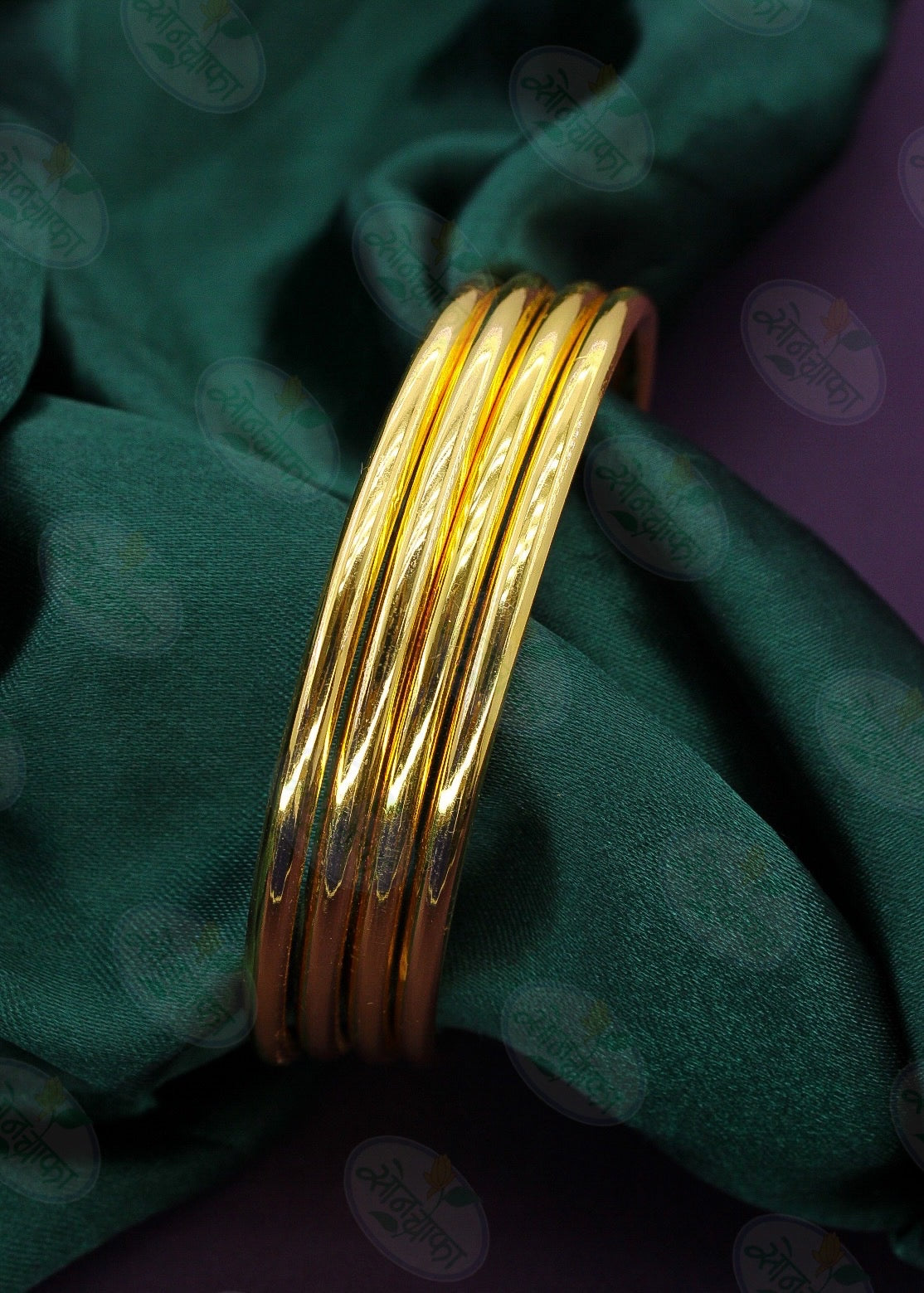 PLAIN GOLD PLATED 4 PC BANGLES