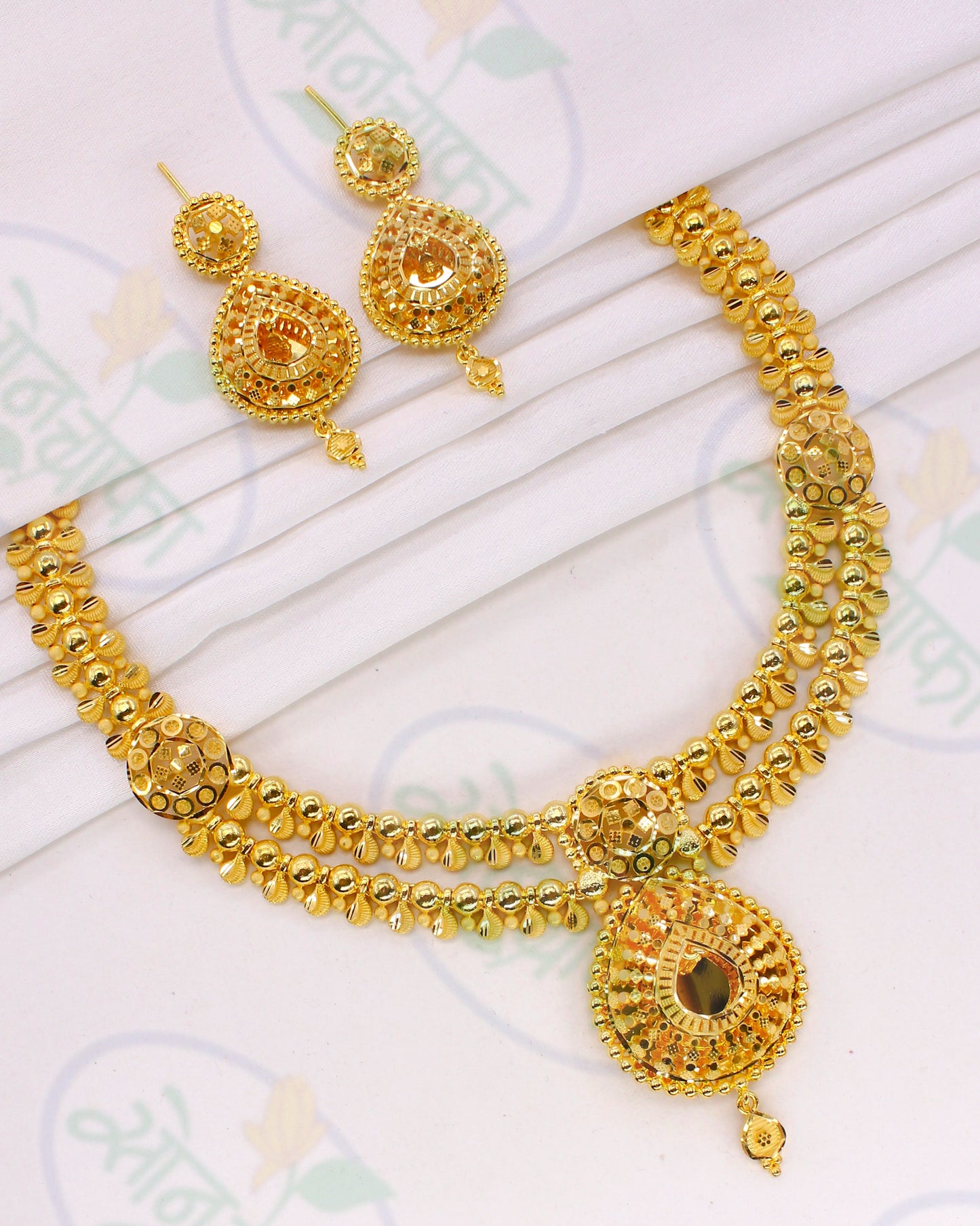 DROPLET DESIGNER NECKLACE SET