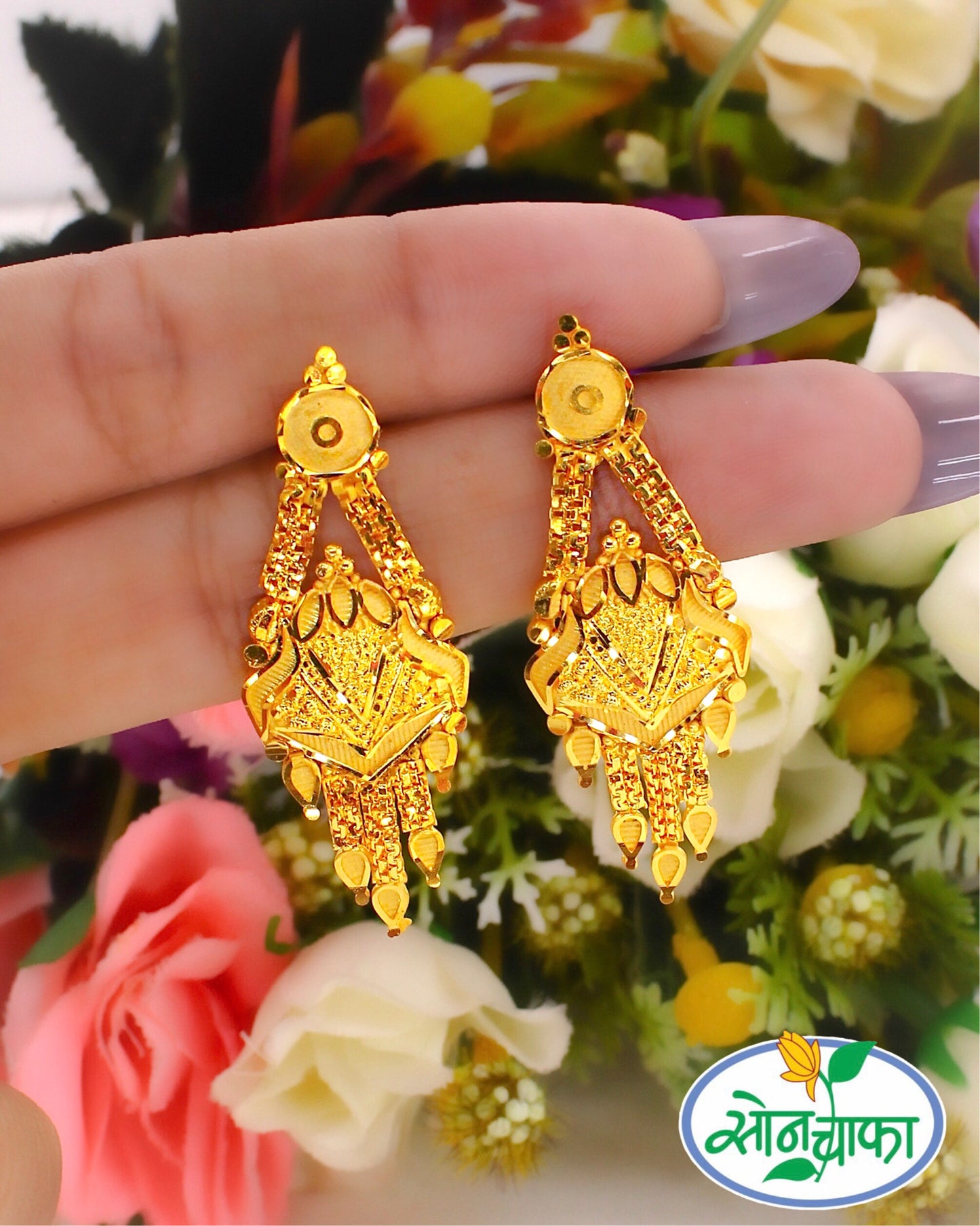 GRACEFUL DESIGNER EARRINGS
