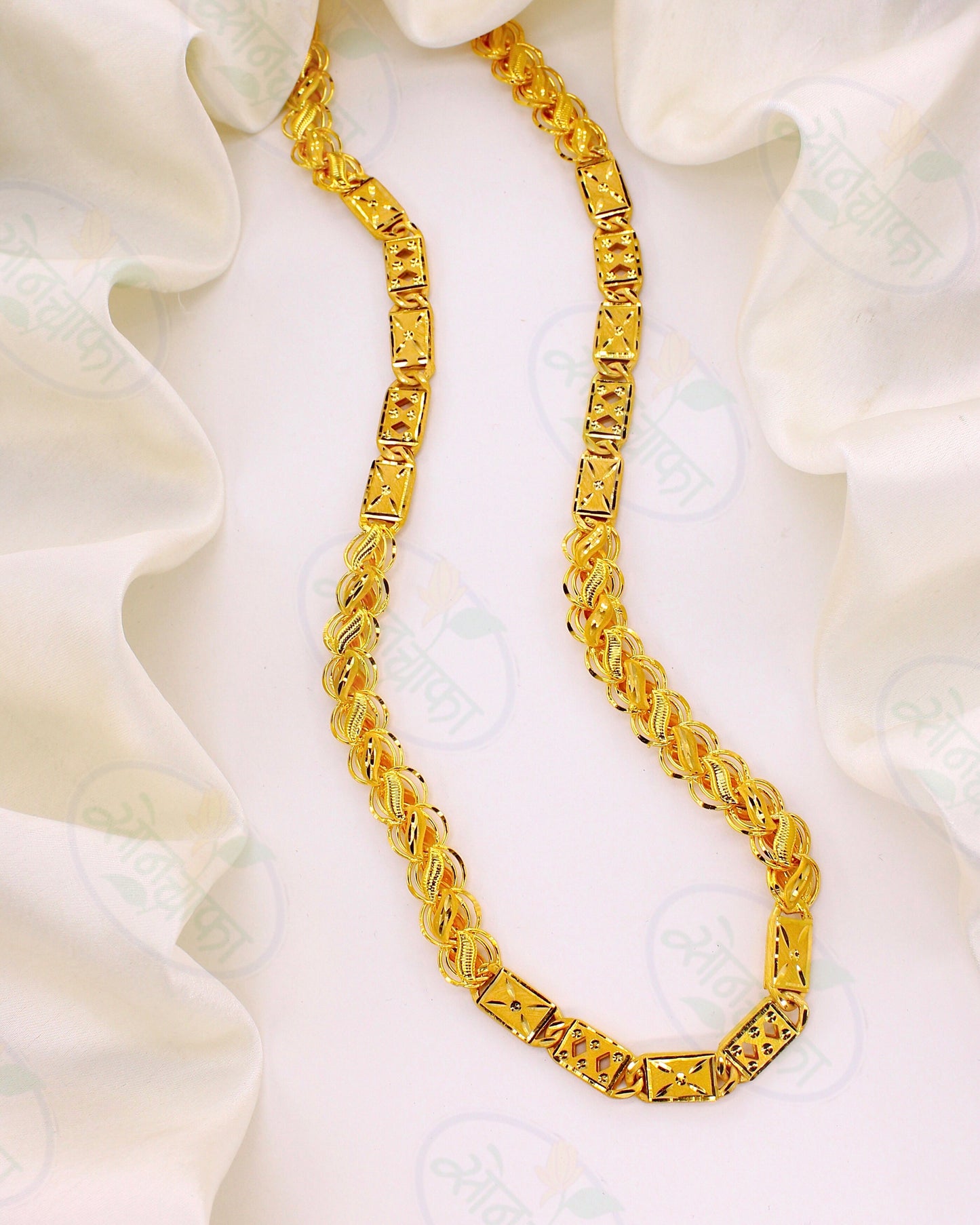 REGAL ELEGANCE ANTIQUE CHAIN