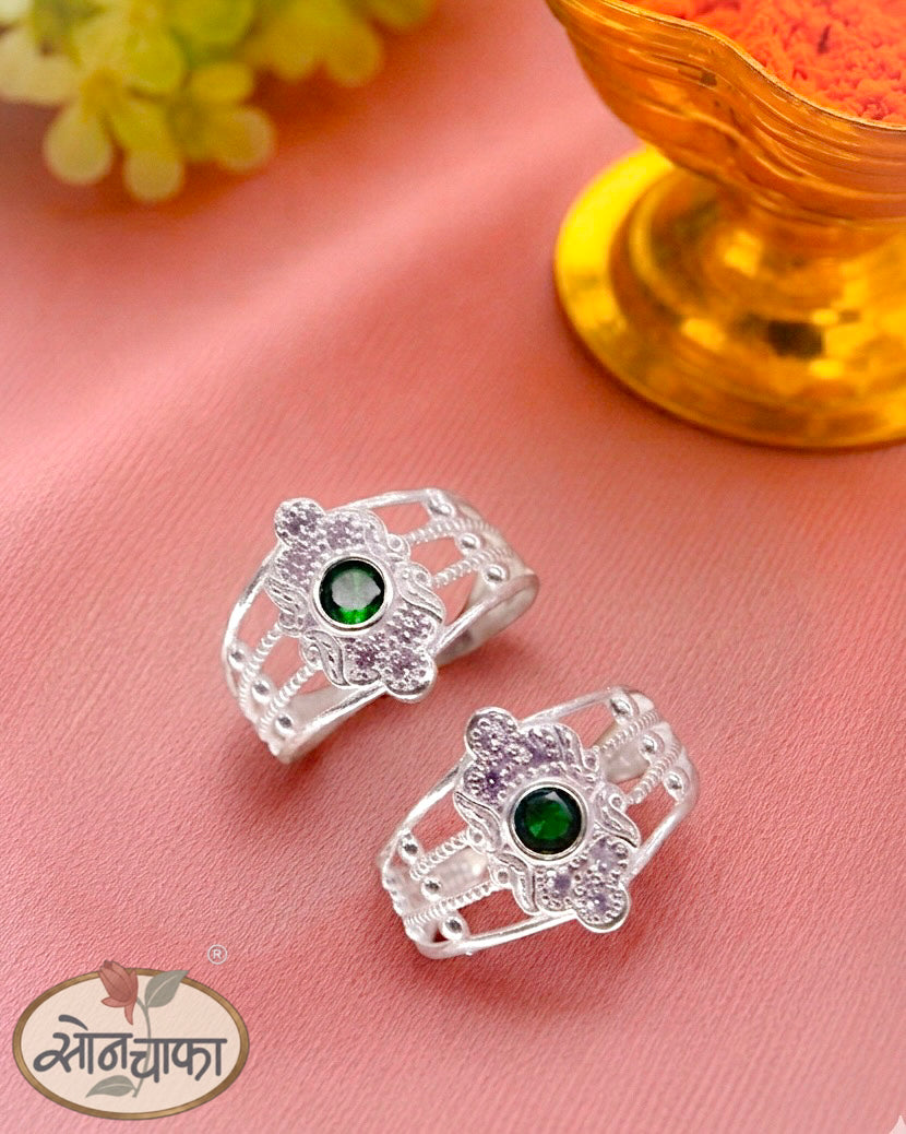 ALLURING GREEN STONE JODAVI