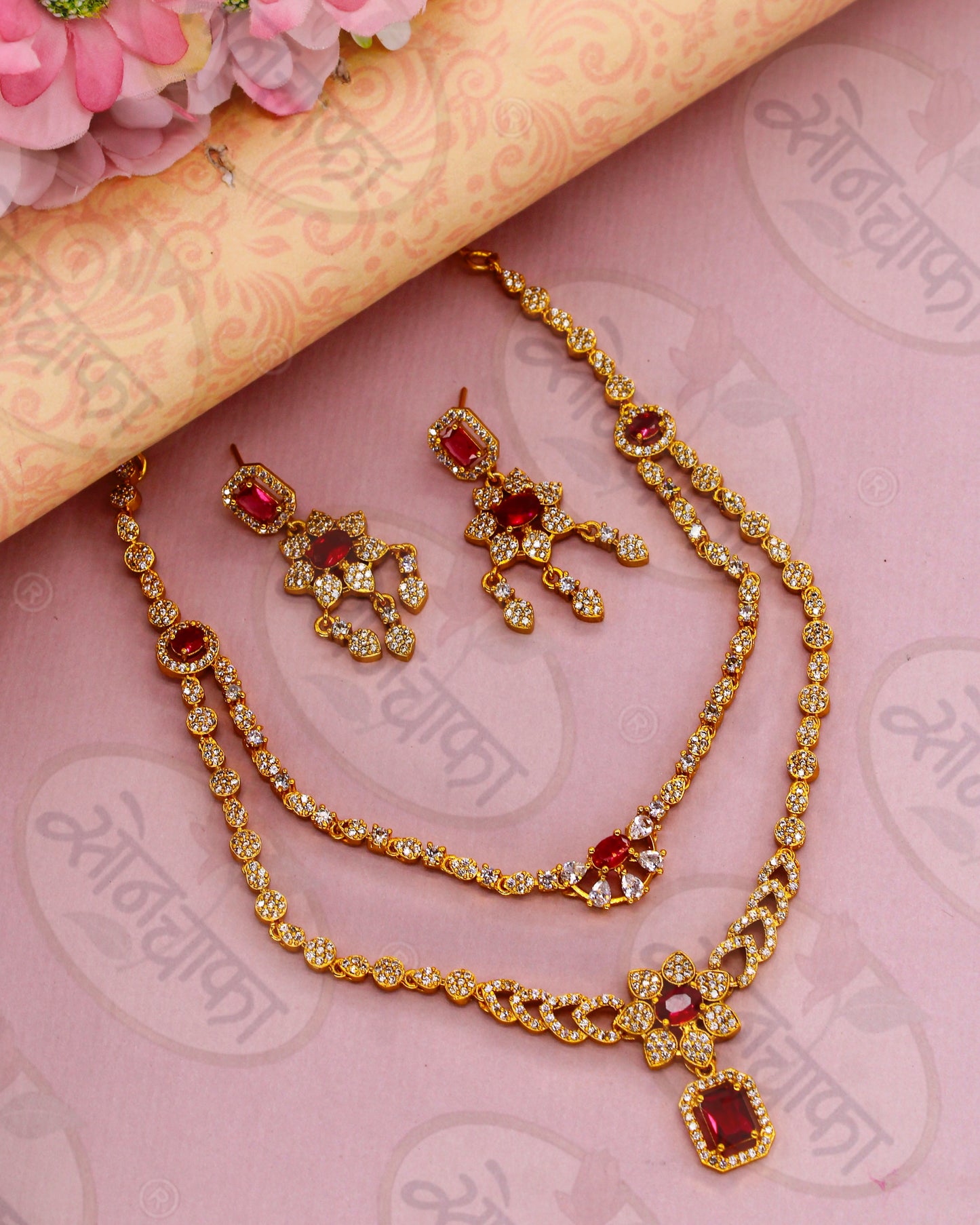 CLASSICAL ANTIQUE NECKLACE