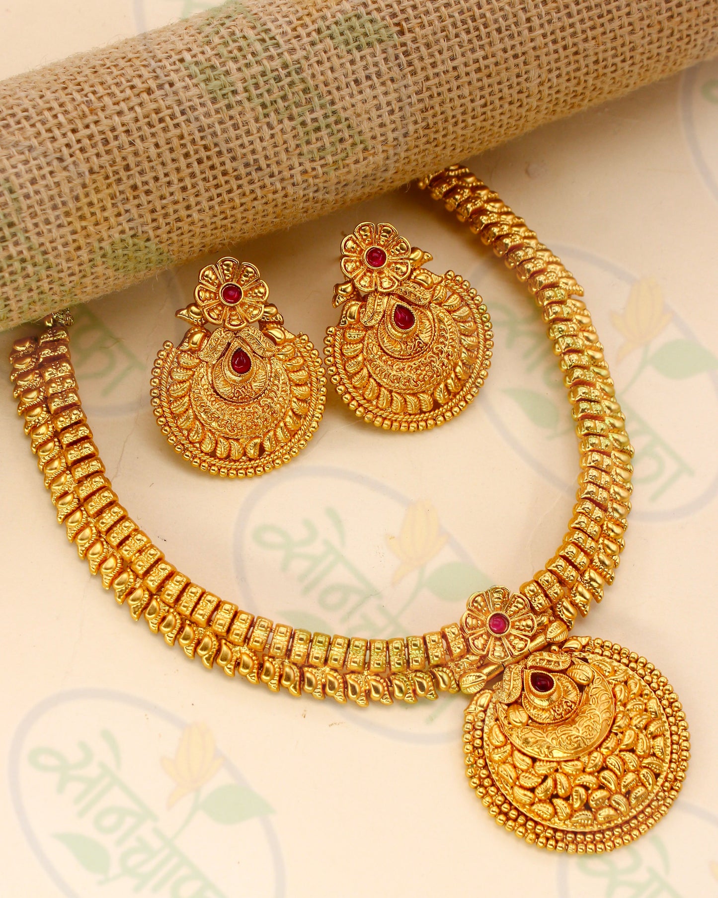SOUTH INDIAN NECKLACE