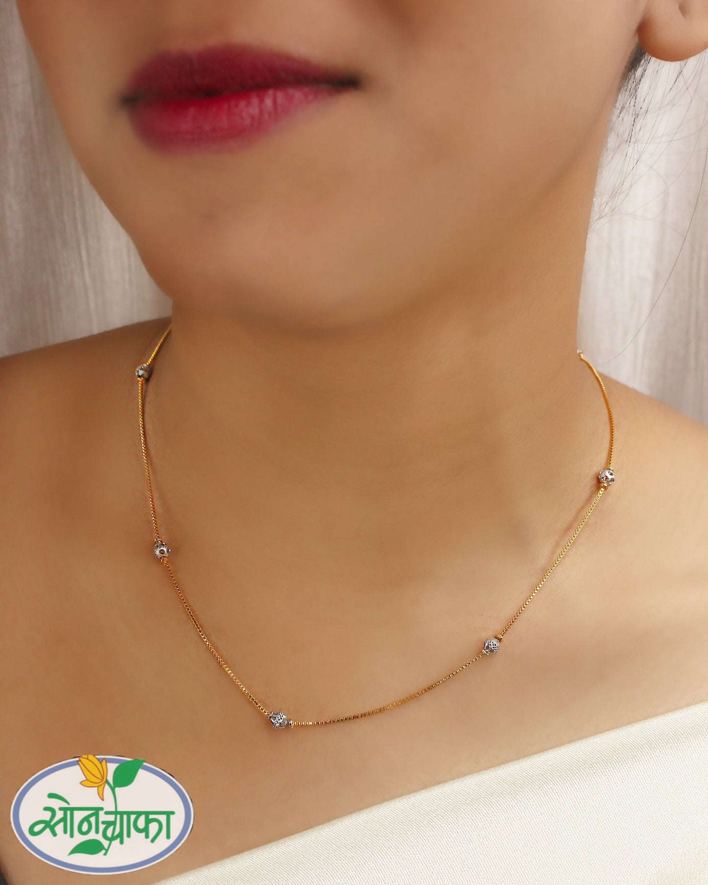 FANCY SILVER STONE CHAIN