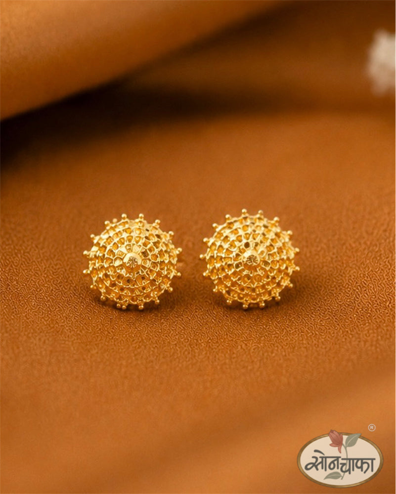 TRADITIONAL GOLD PLATED EAR STUDS