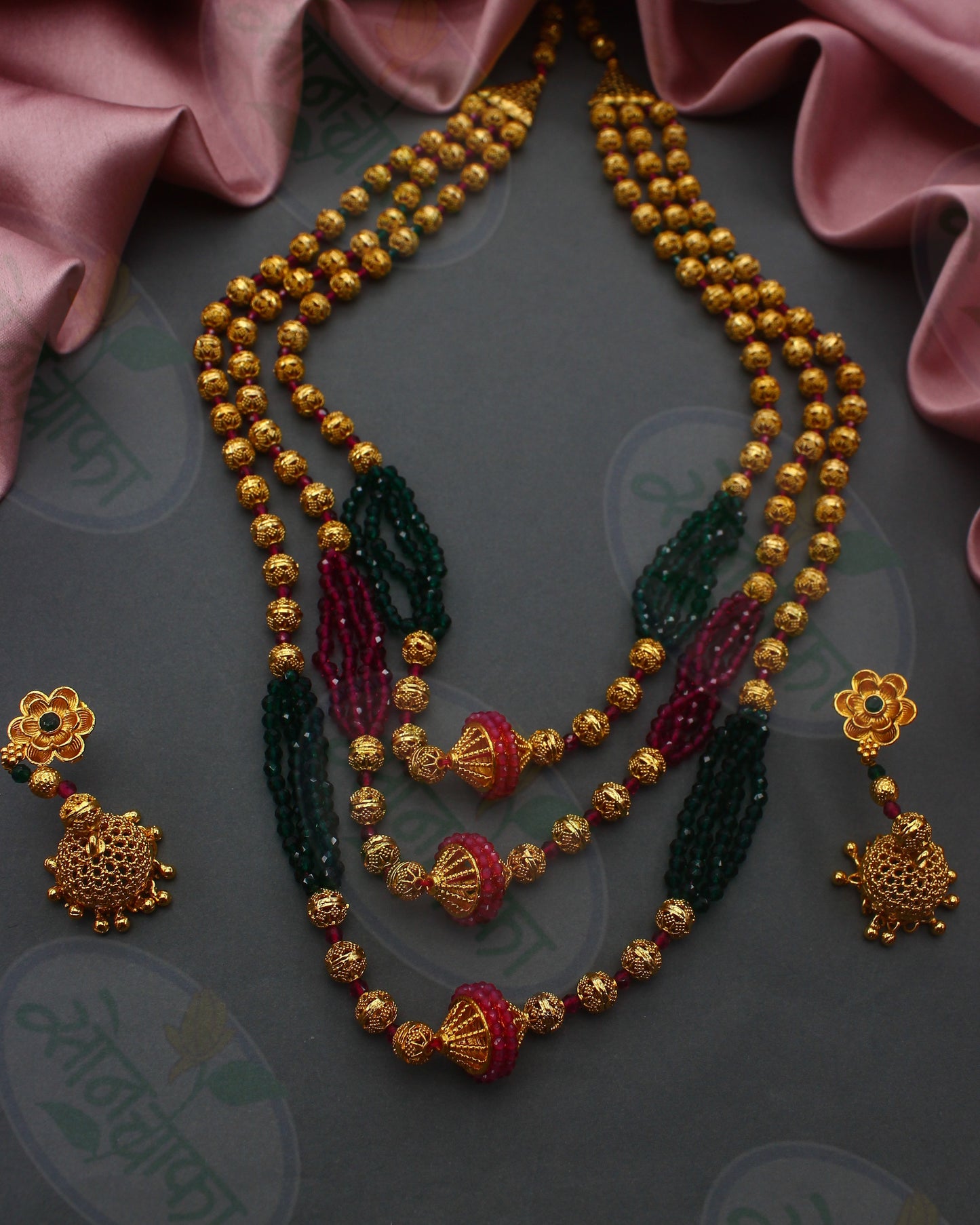 GORGEOUS ANTIQUE NECKLACE