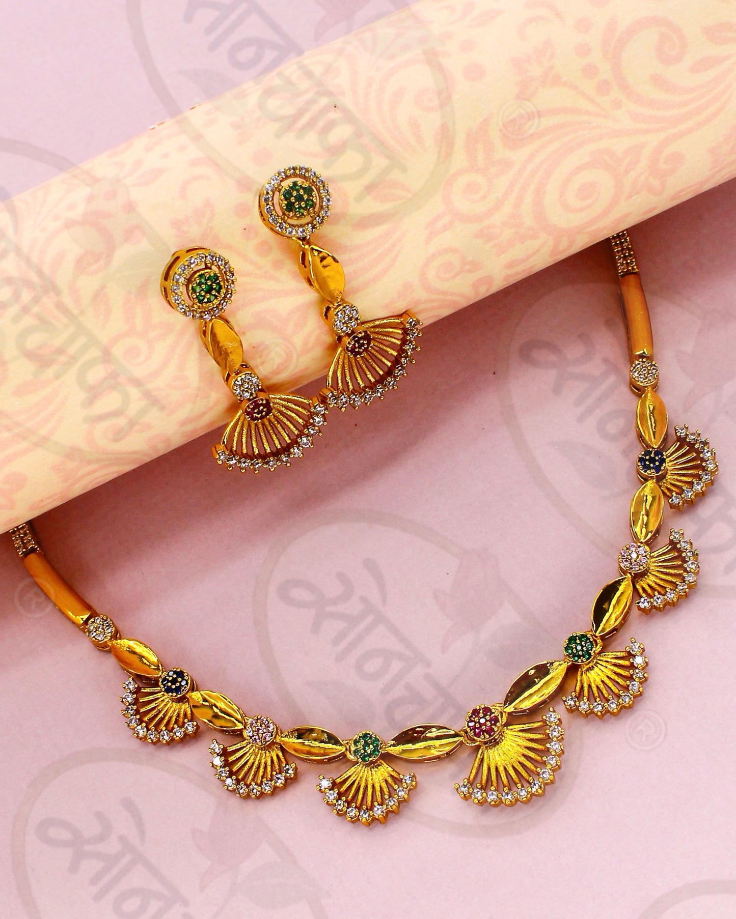ENTICING ANTIQUE NECKLACE