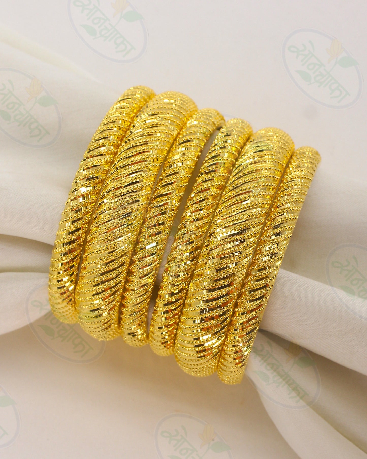 GRACEFUL GOLD PLATED BANGLES