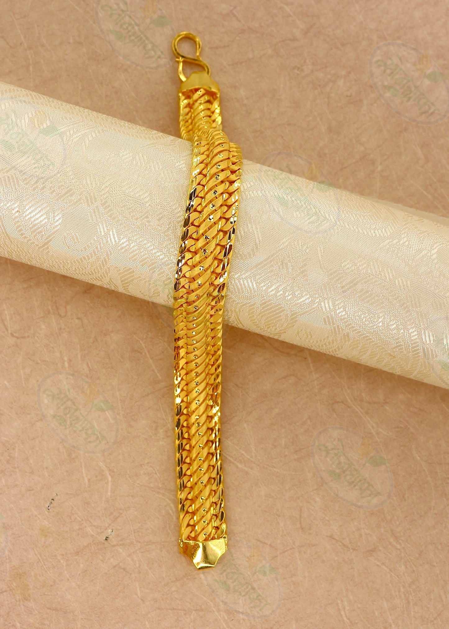 DELICATE GOLD PLATED BRACELATE