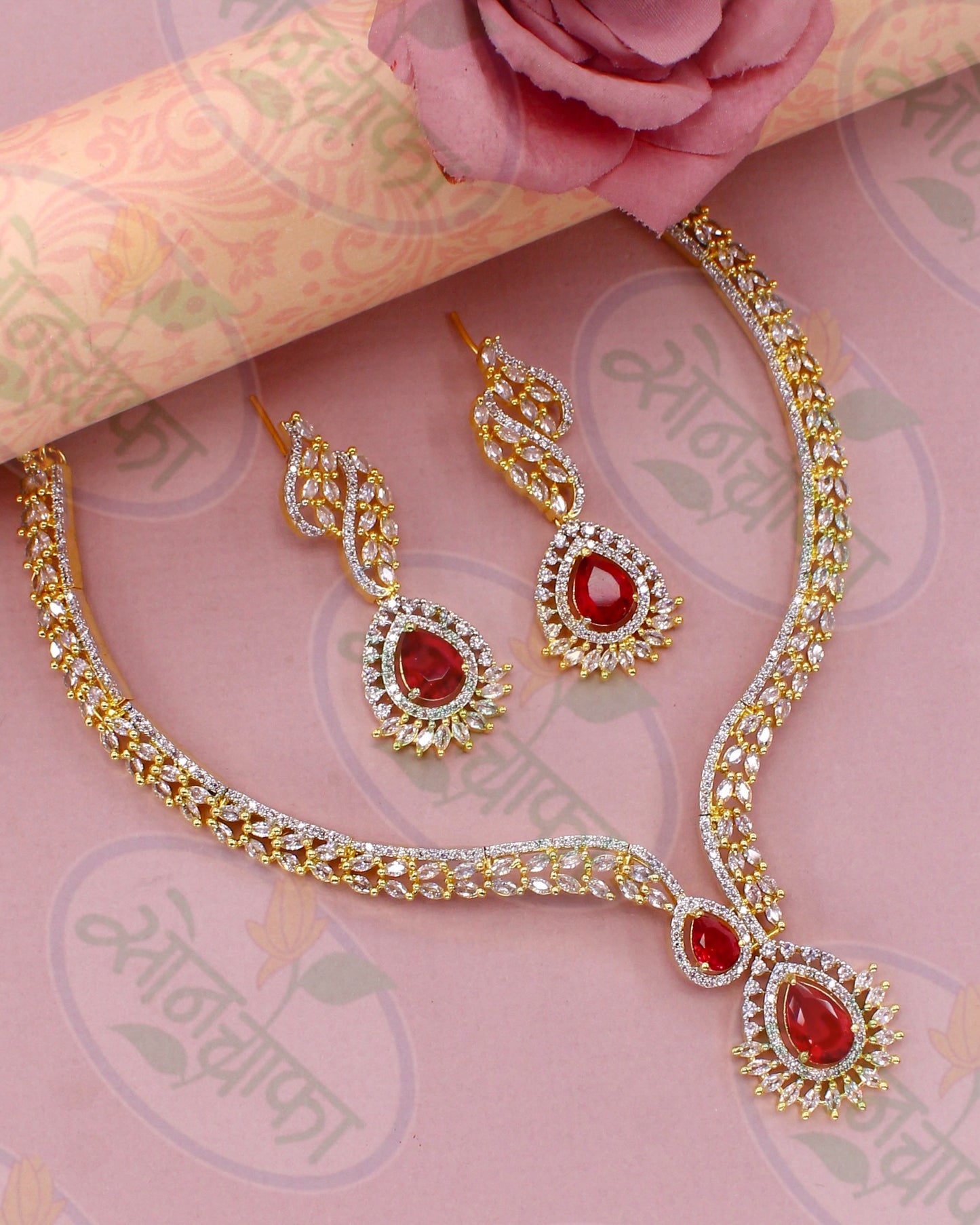 STYLISH DIAMOND NECKLACE SET