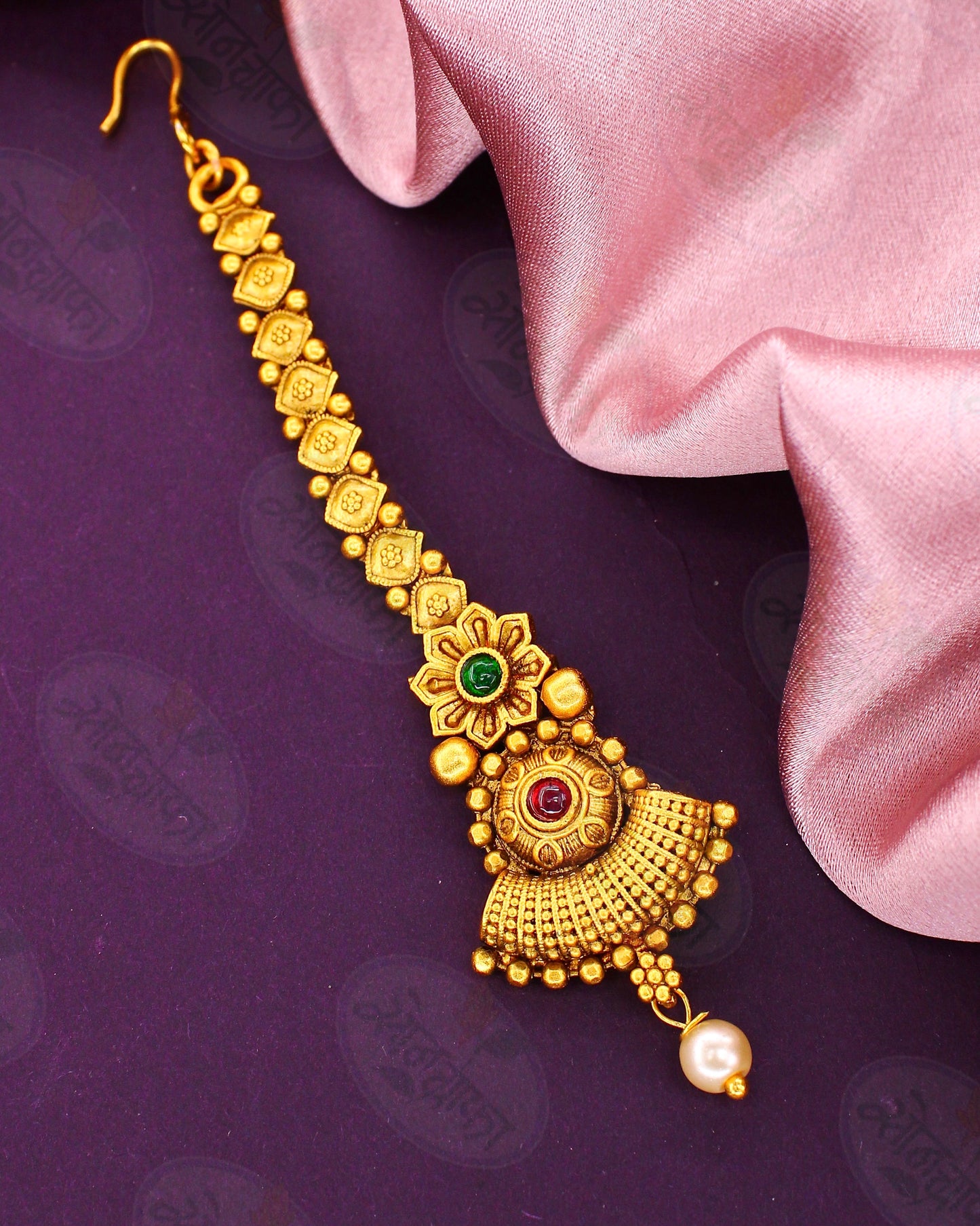 GRACEFUL FLORAL BINDI