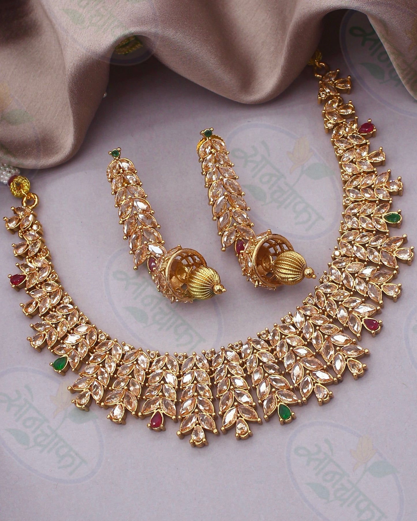 INSPIRING TRADITIONAL NECKLACE
