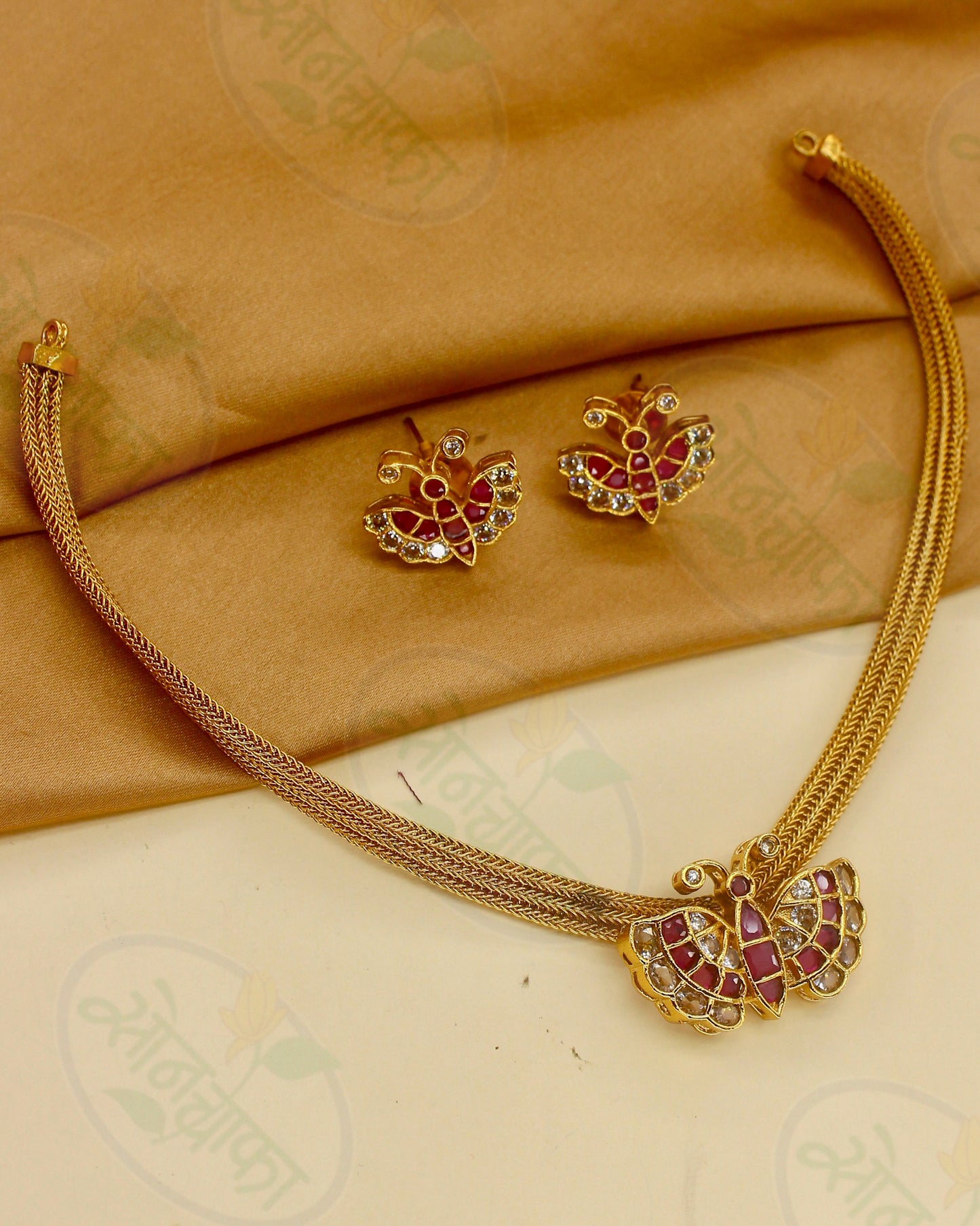 FANCY BUTTERFLY NECKLACE