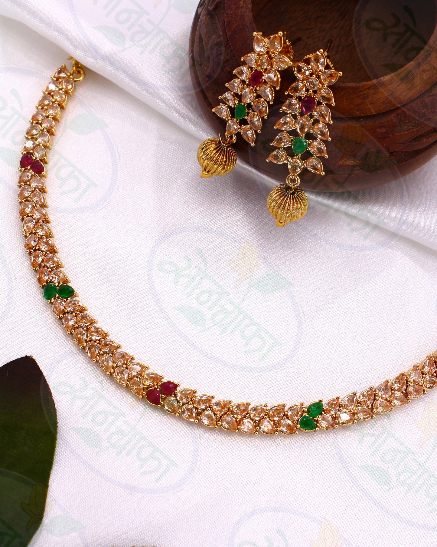 LEAF DESIGNER NECKLACE