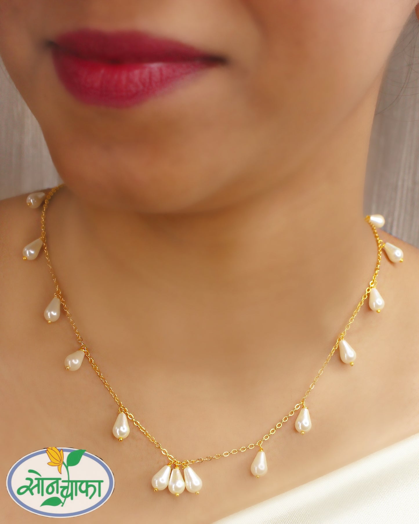 BEAUTIFUL PEARL CHAIN