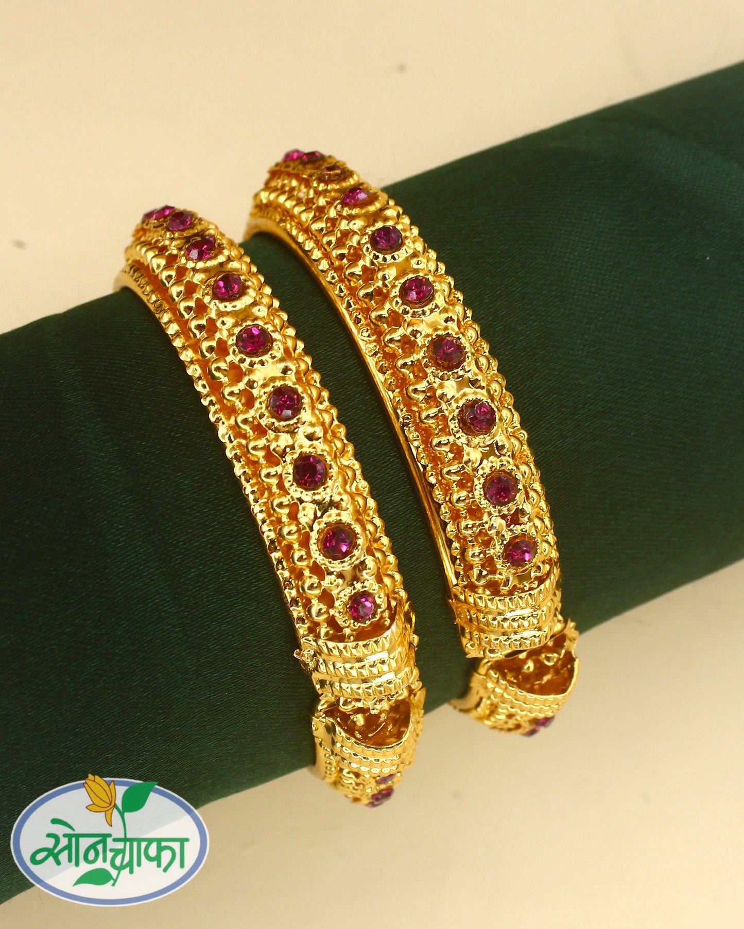 TRENDY ANTIQUE BANGLES