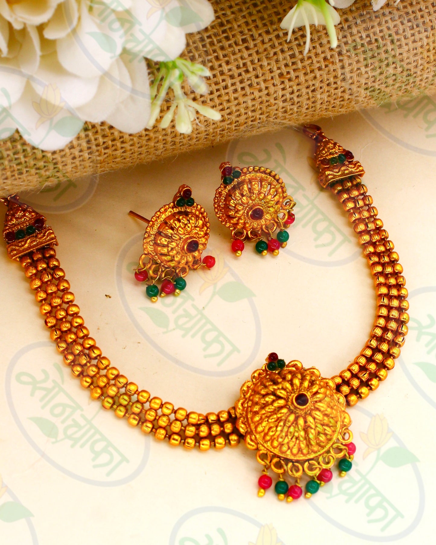TRADITIONAL ANTIQUE NECKLACE