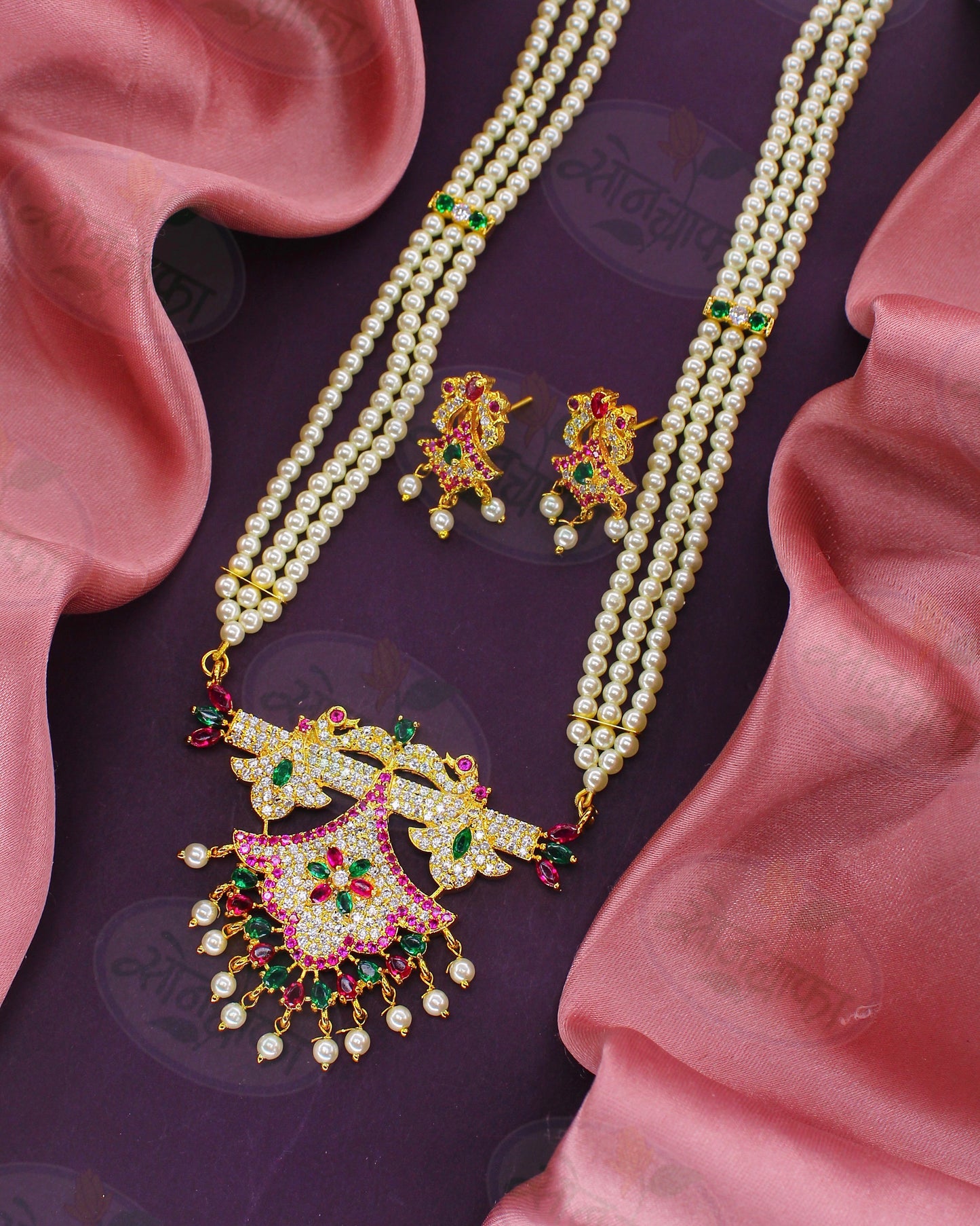 ETHNIC PEARL NECKLACE