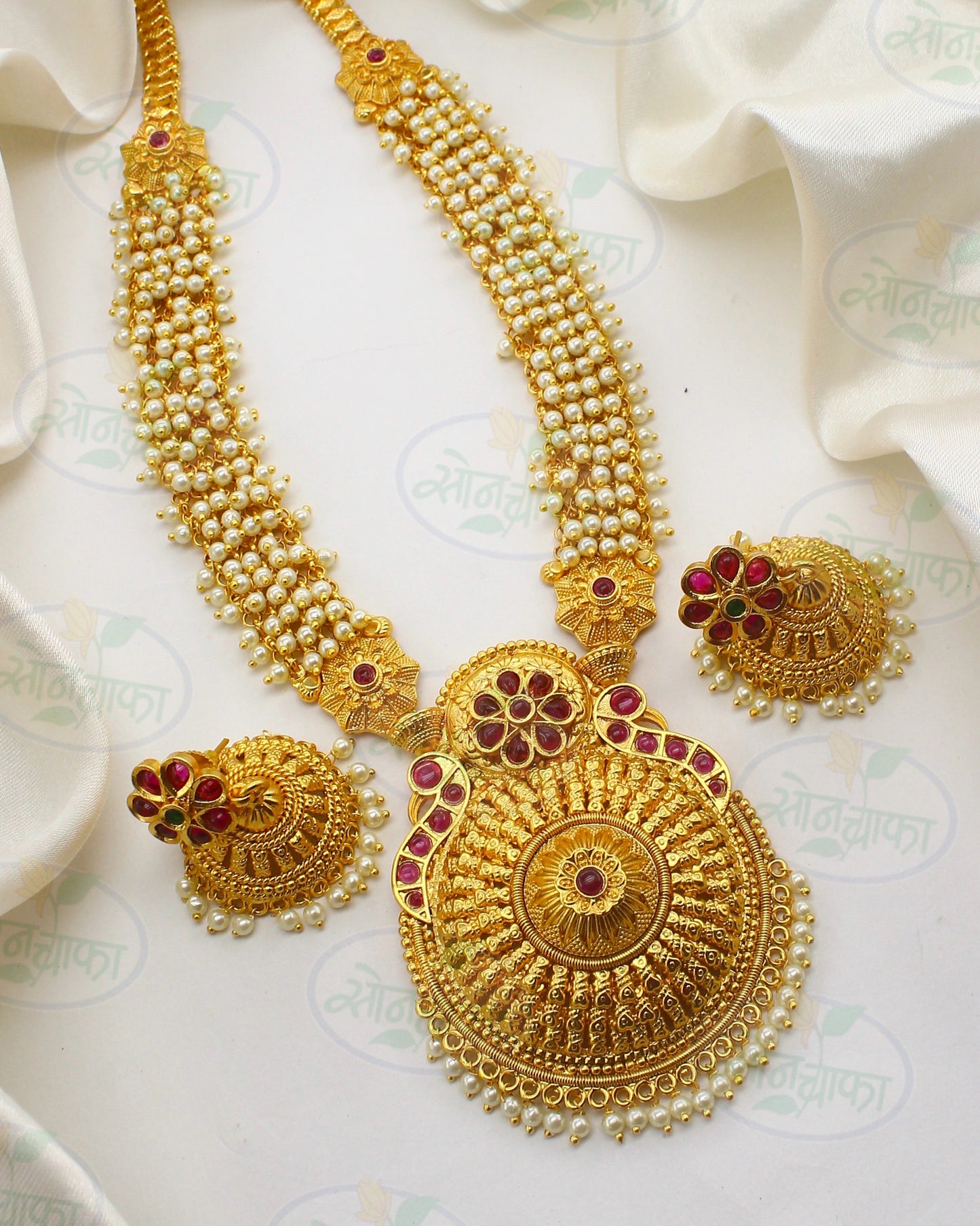 IMPRESSIVE ANTIQUE NECKLACE