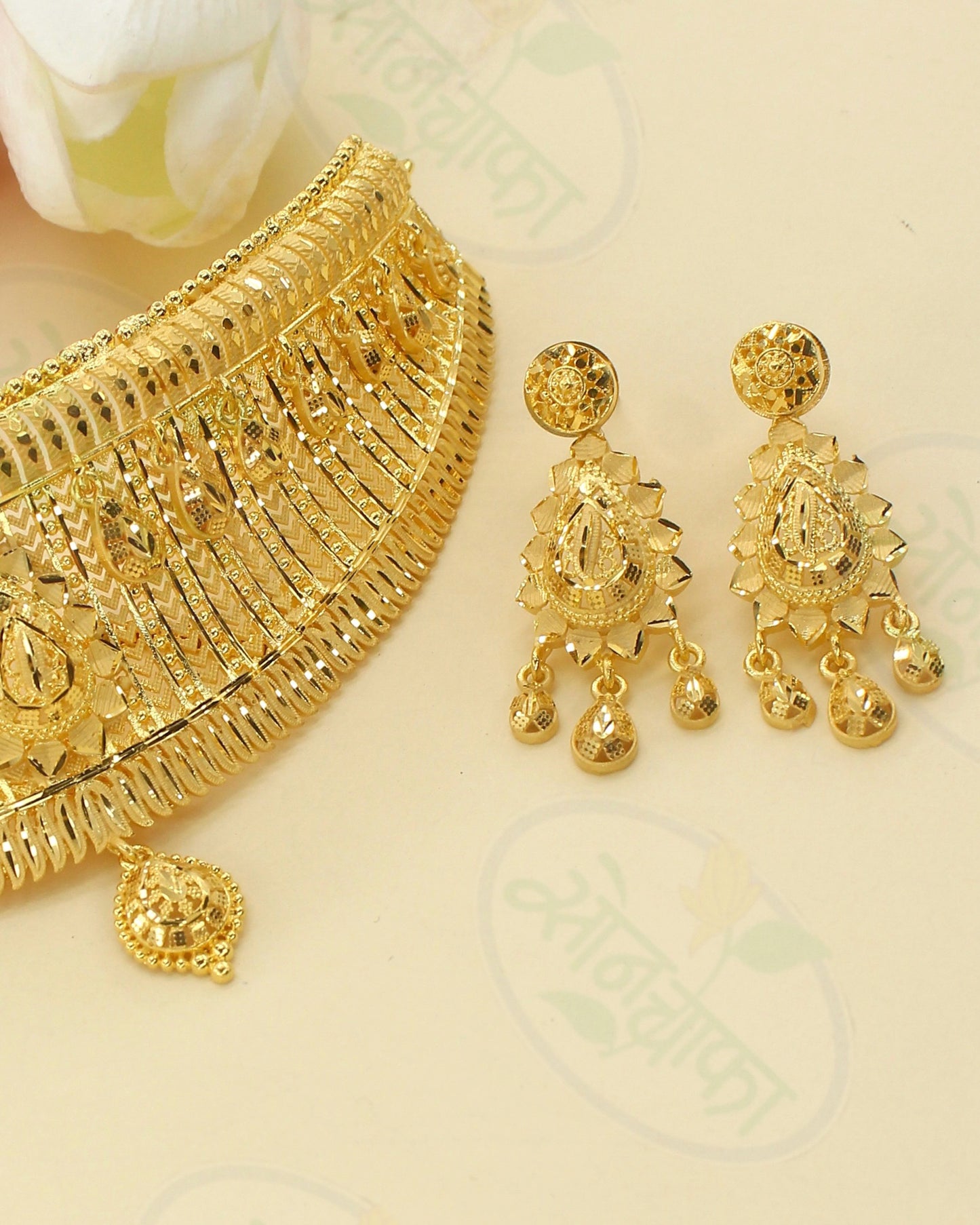 DROPLET DESIGNER NECKLACE