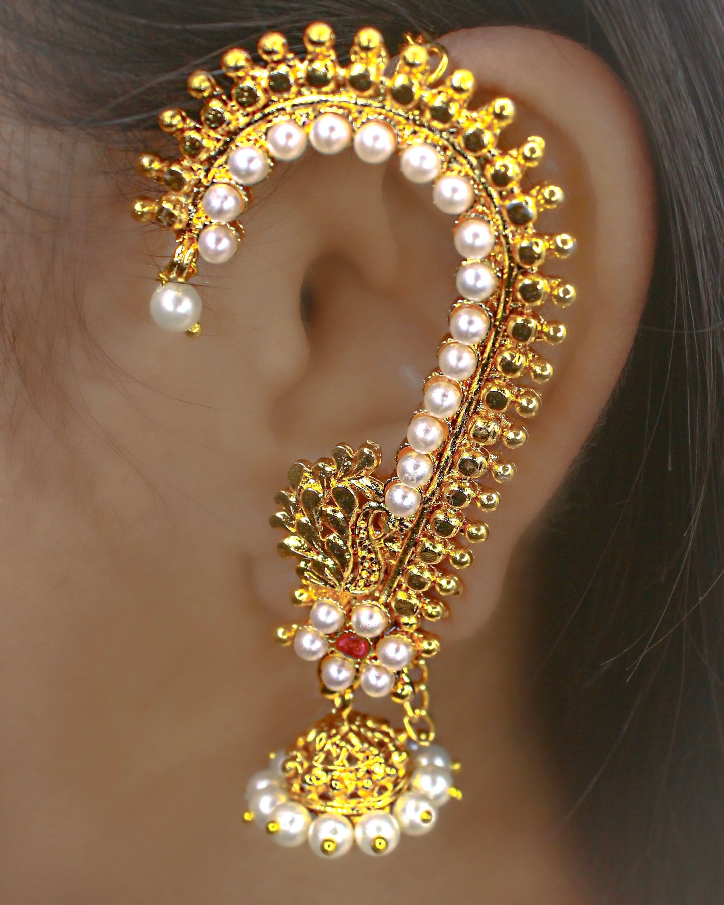 RADIANT CHARM PEARL EAR-CUFF