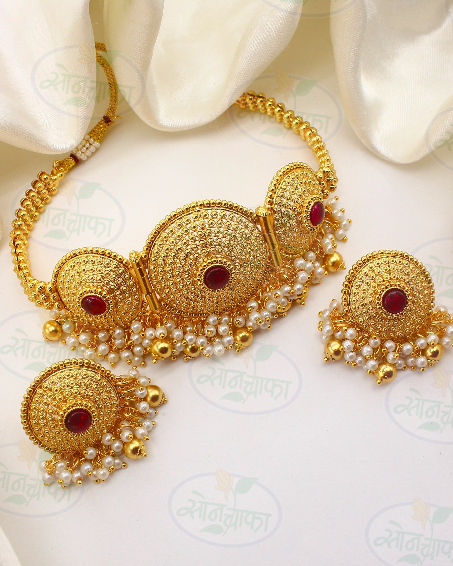 FANCY PEARL CHOKER SET