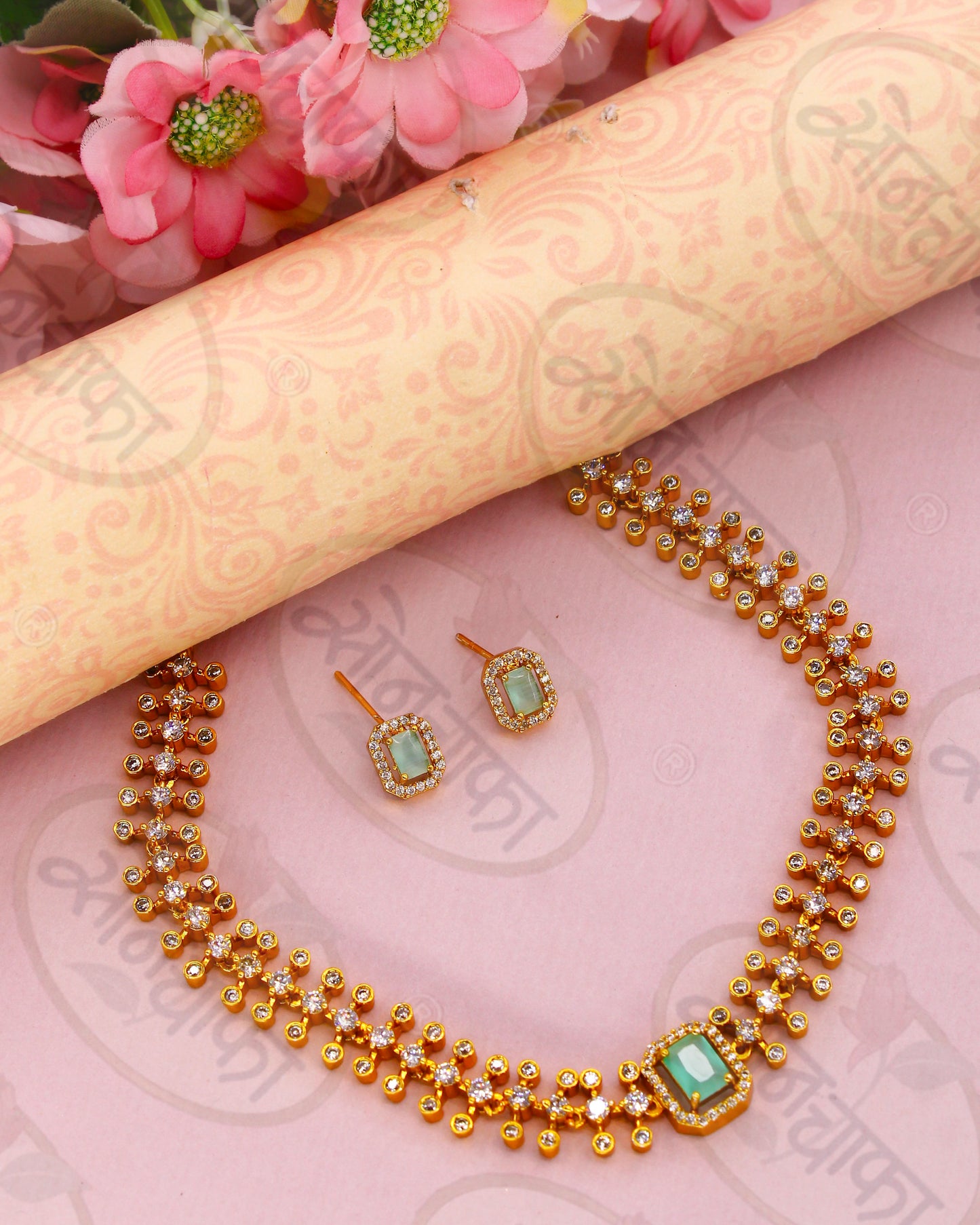 SQUARE DESIGNER NECKLACE