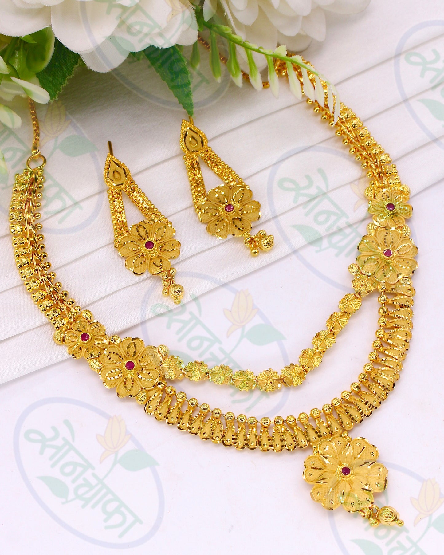 FLORESCENCE NECKLACE